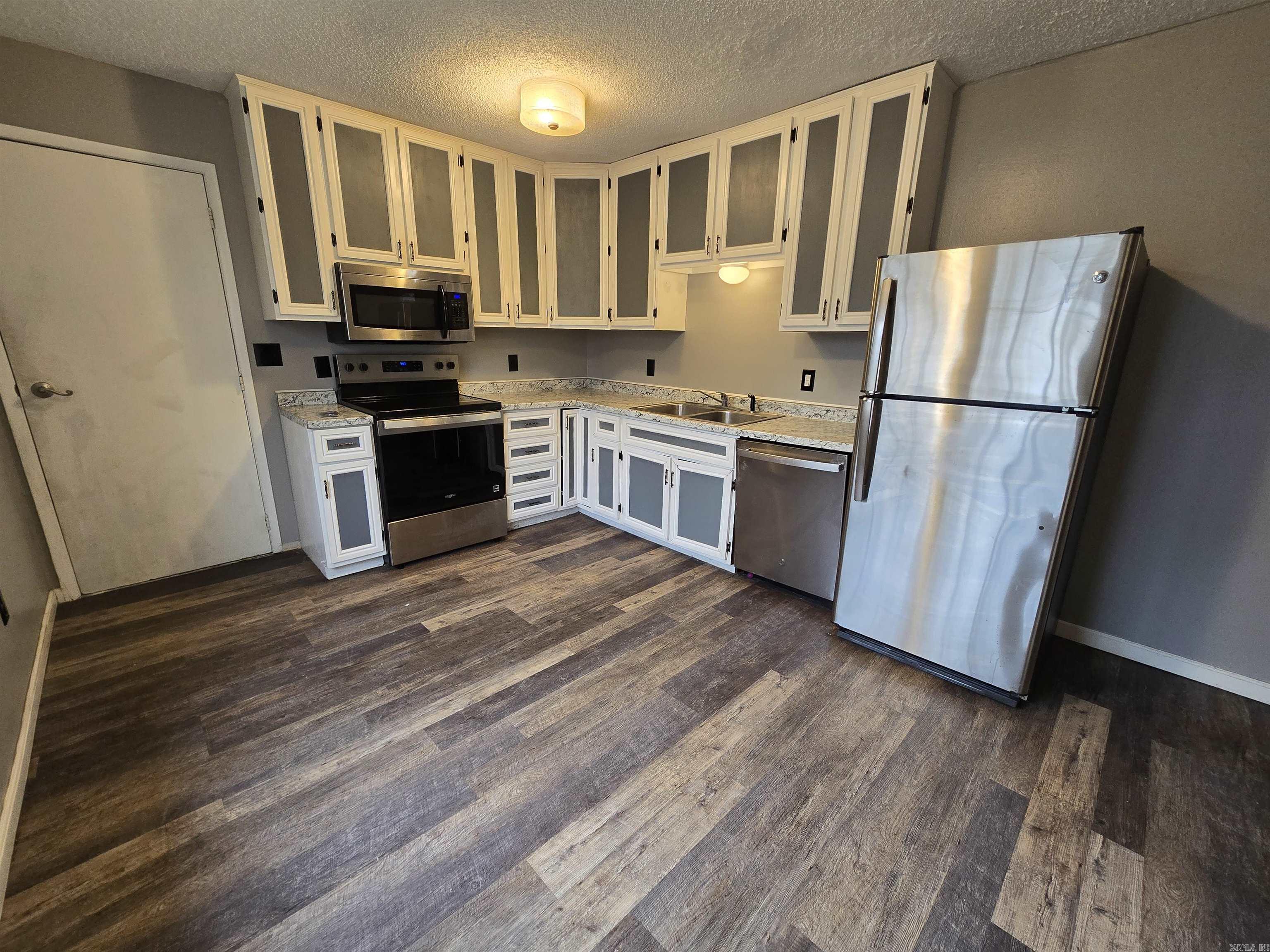 BECKER GREGG MEADOWS - Residential