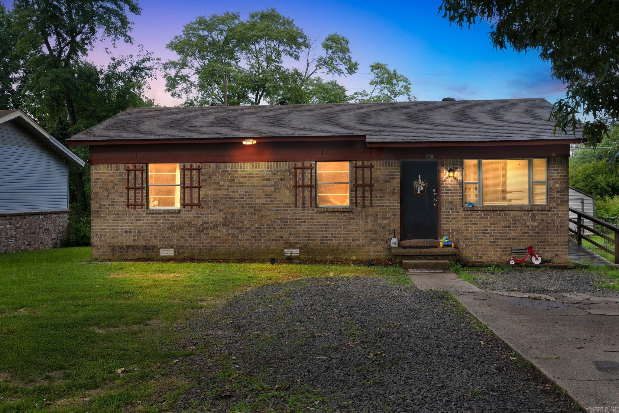 Cute 3BD home in Jacksonville! This home is located in a quiet neighborhood with a good size back yard. tenant occupied. 24 hour notice No SPD due to the owner has never lived in the home. Agent see remarks! Lease in place. Monday-Friday showings only. Any offer needs to have the following verbiage included "buyer is aware there is a lease in place and agree to the lease terms". rent amount 930 and lease ends 3-31-26.