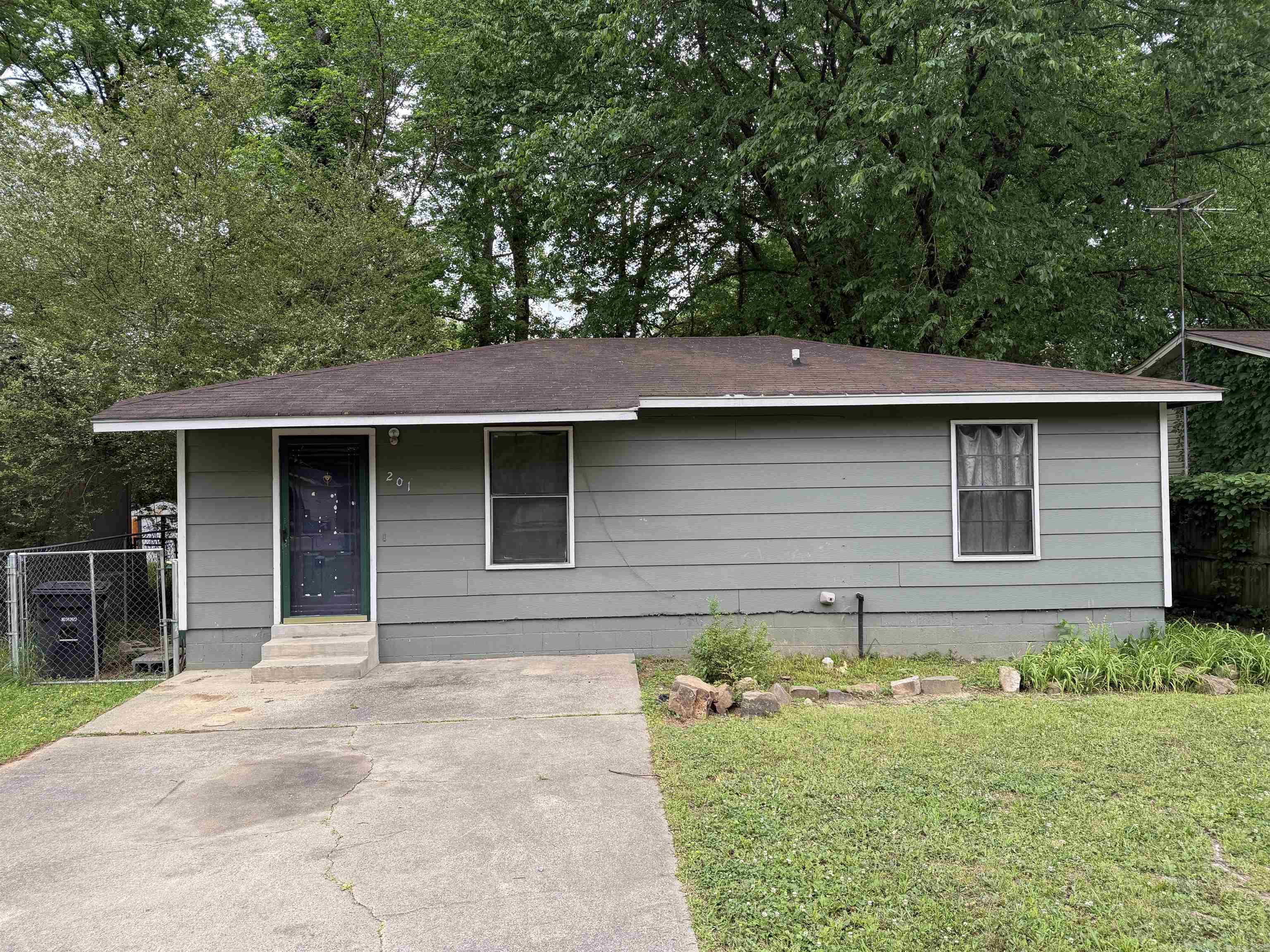 HACKBERRY KNOLL - Residential