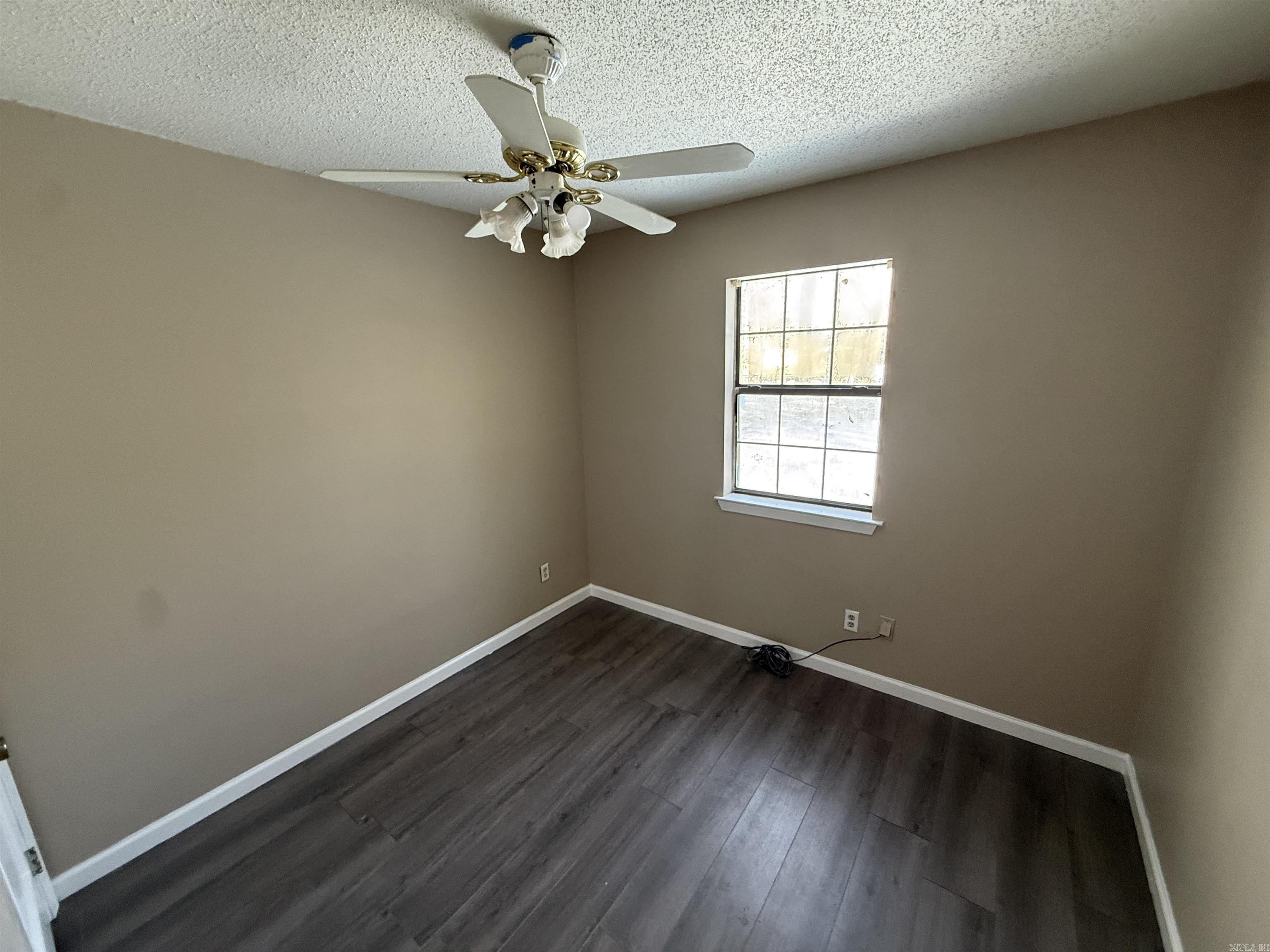 HACKBERRY KNOLL - Residential