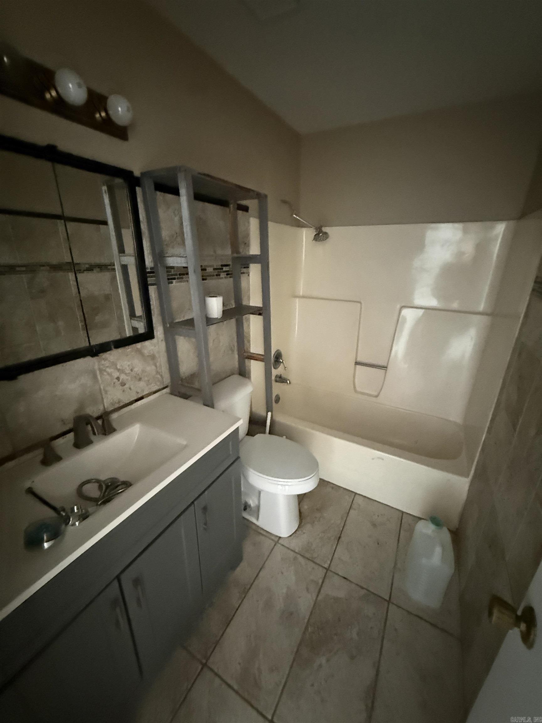 HACKBERRY KNOLL - Residential