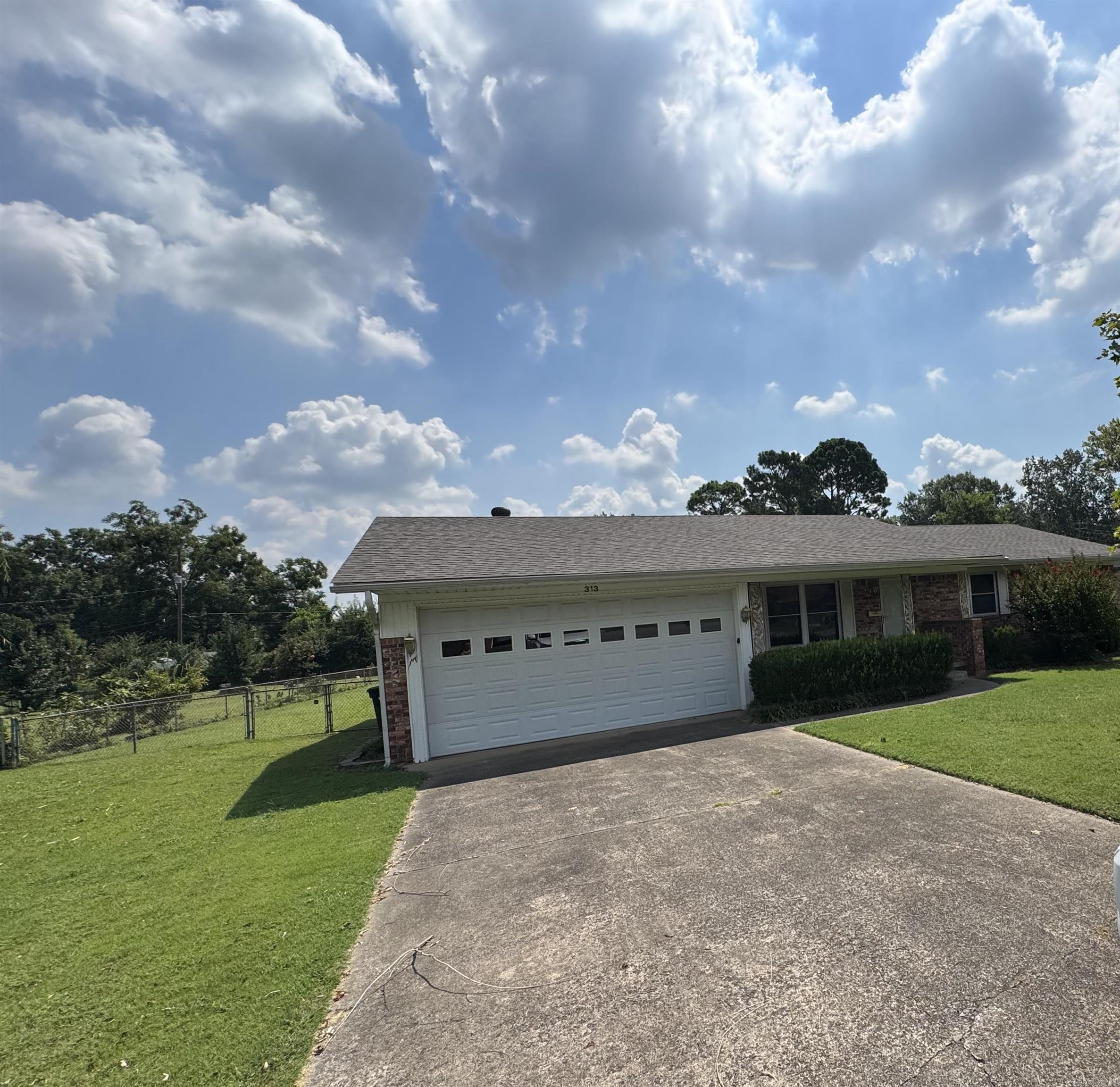 INDIANHEAD LAKES EST - Residential