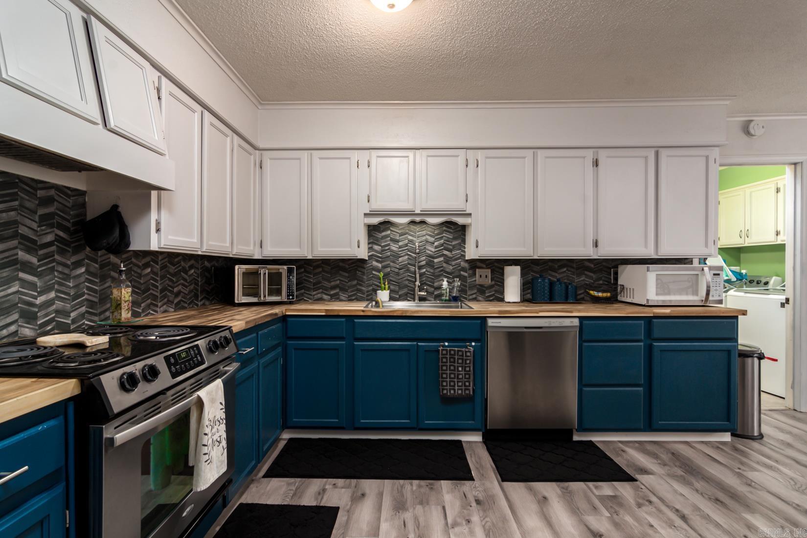 WALNUT VALLEY - Residential