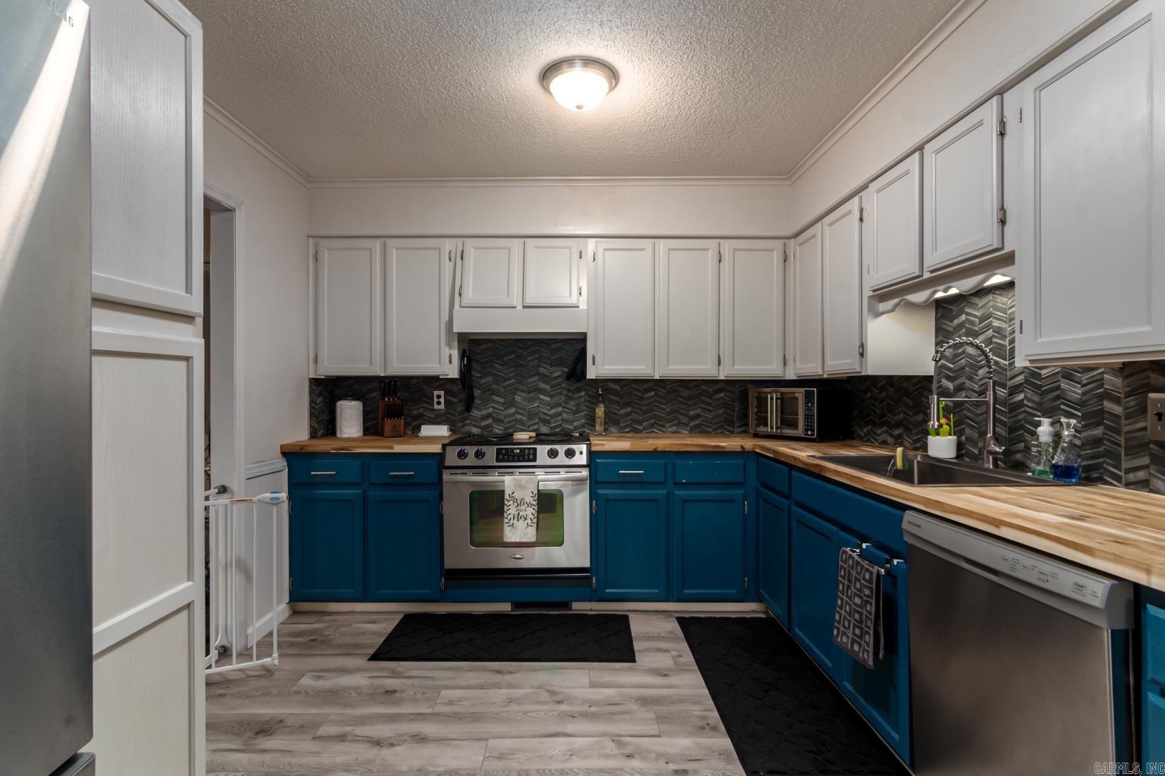 WALNUT VALLEY - Residential