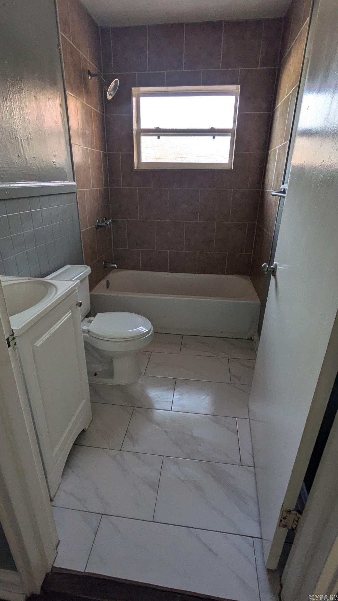 Holts Industrial - Residential Lease