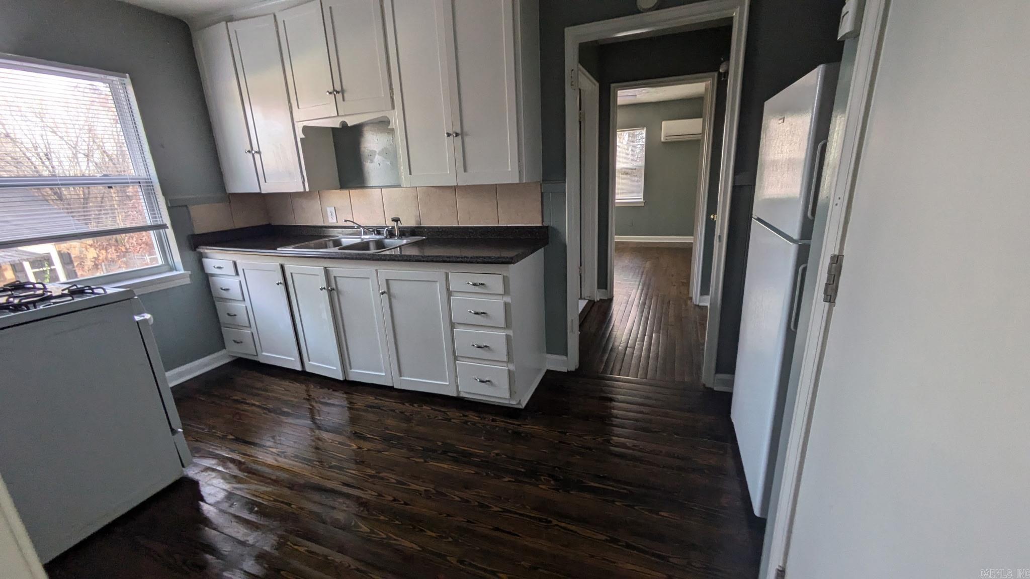 Holts Industrial - Residential Lease