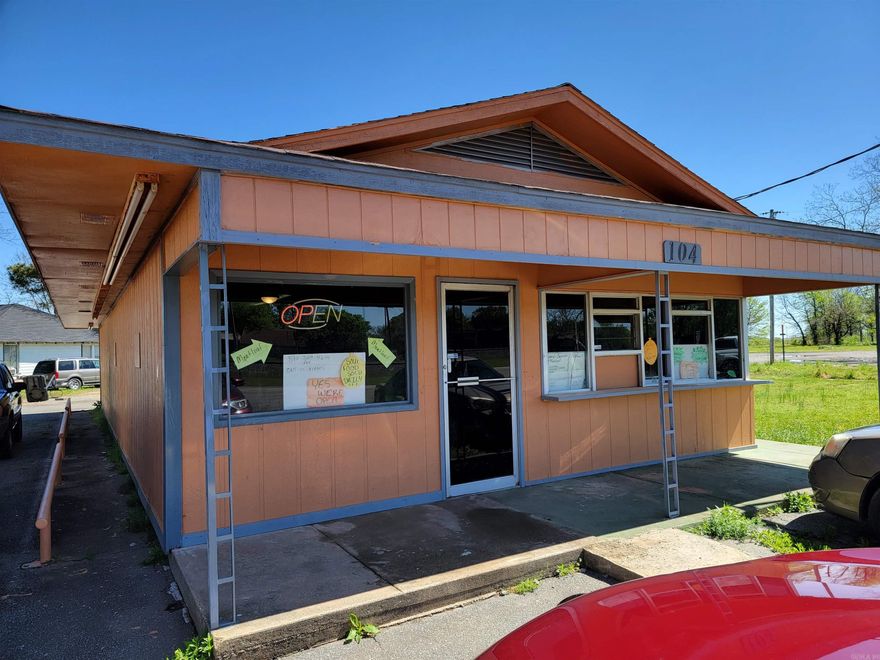 Currently operating as a restaurant located in a high traffic area!! Great investment opportunity!! Run your own business or use for rental property!!