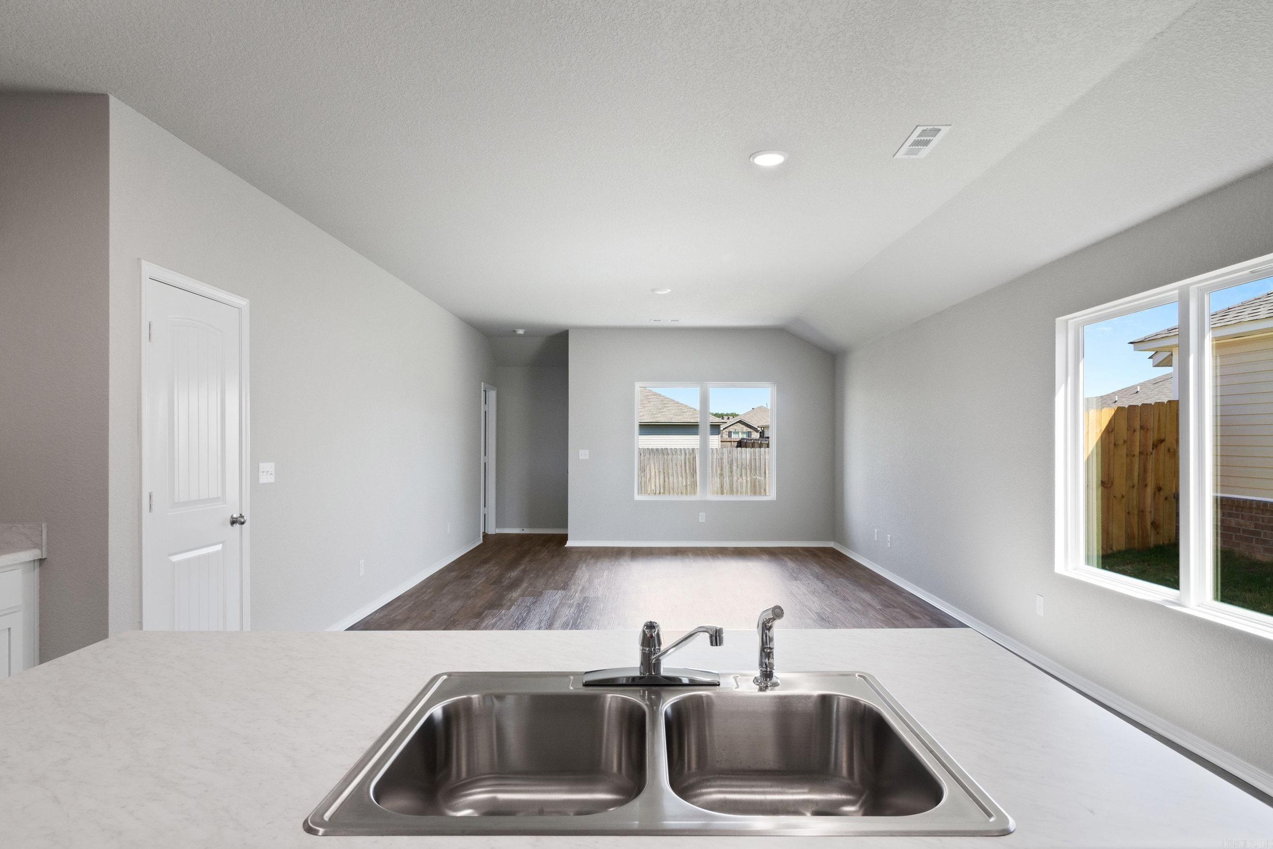 COUNTRY CLUB OF ARK THE - Residential