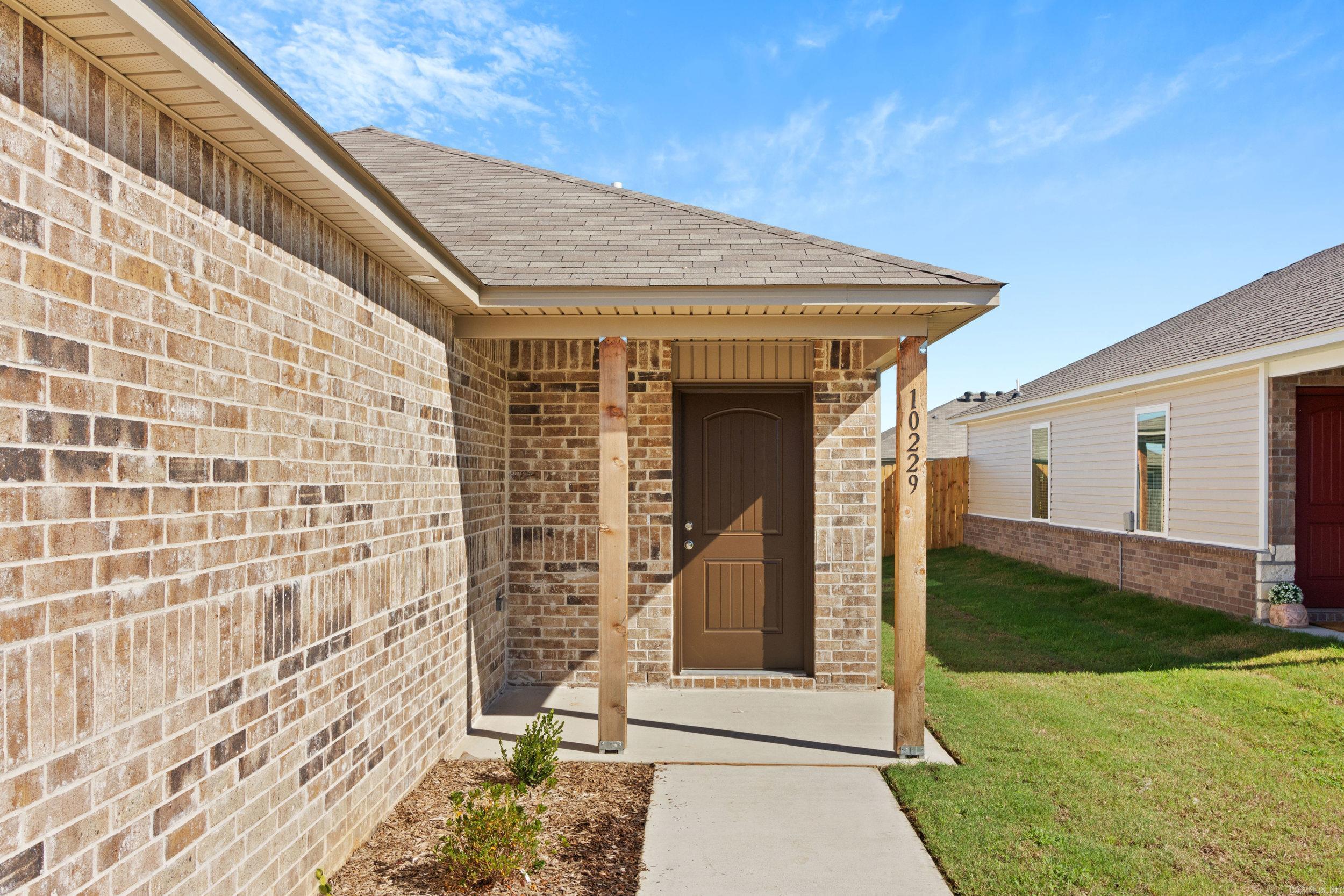 COUNTRY CLUB OF ARK THE - Residential