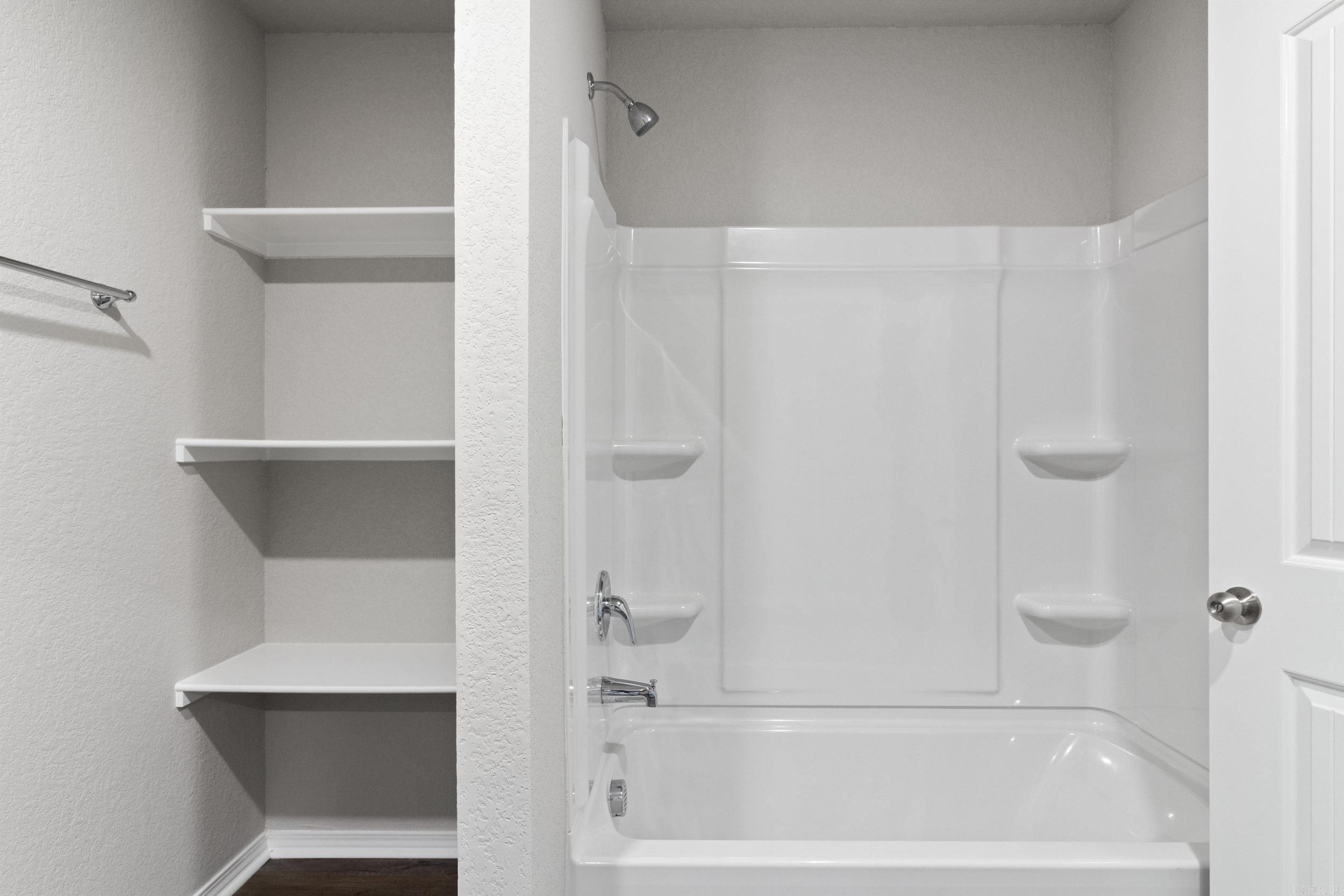 COUNTRY CLUB OF ARK THE - Residential