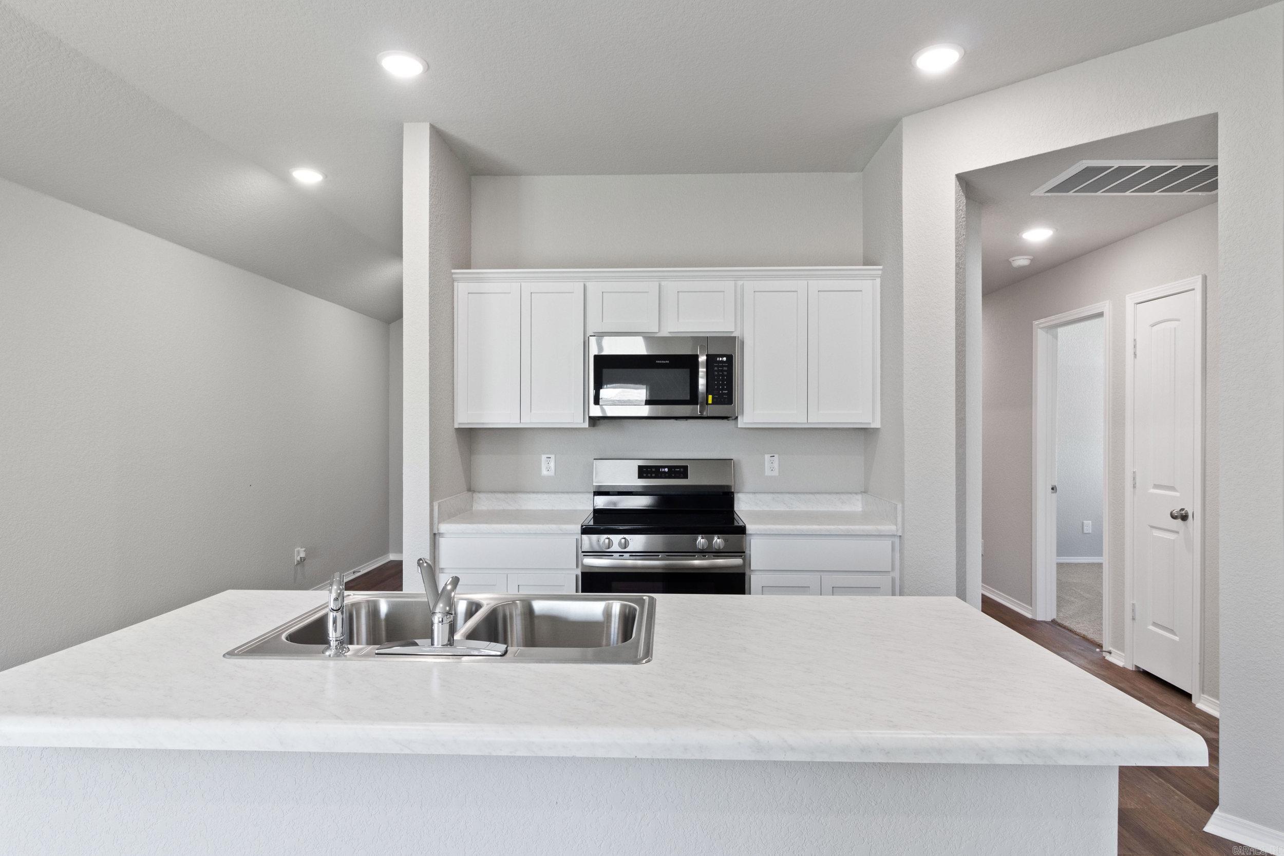 COUNTRY CLUB OF ARK THE - Residential