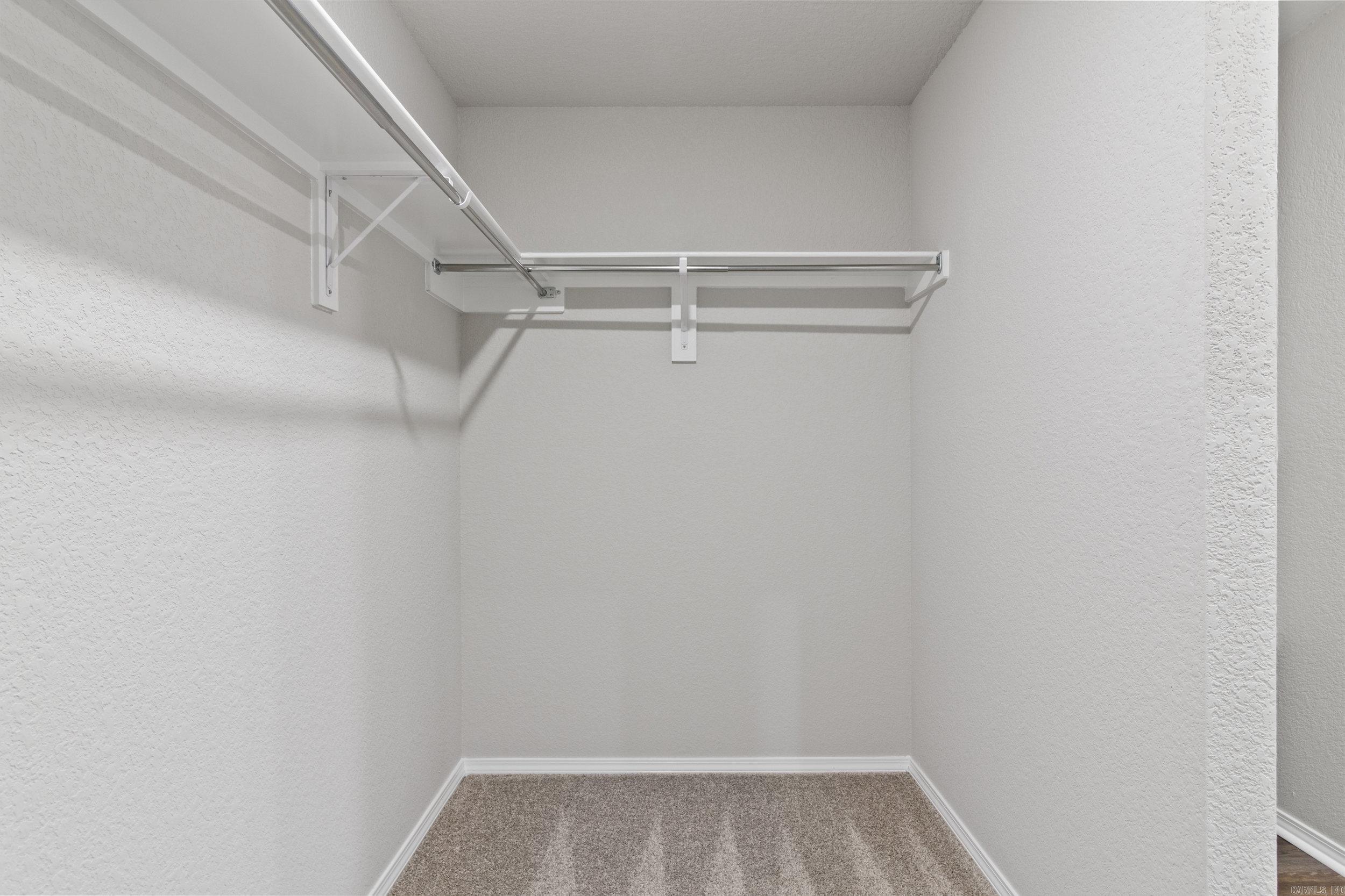 COUNTRY CLUB OF ARK THE - Residential