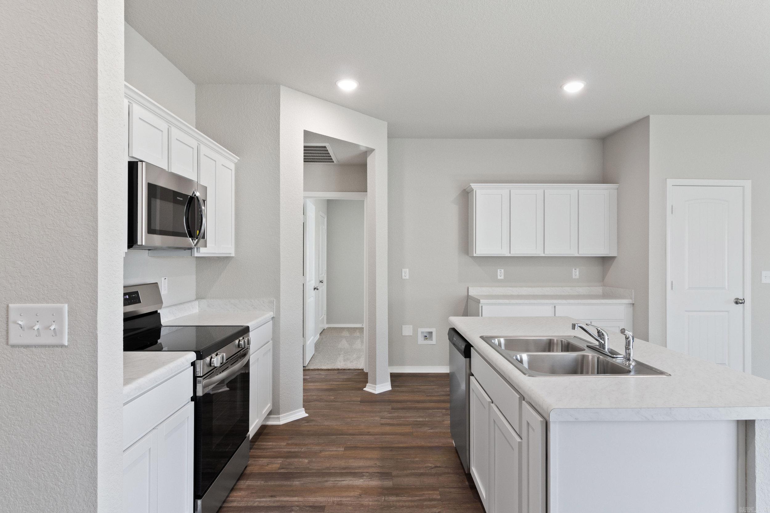 COUNTRY CLUB OF ARK THE - Residential