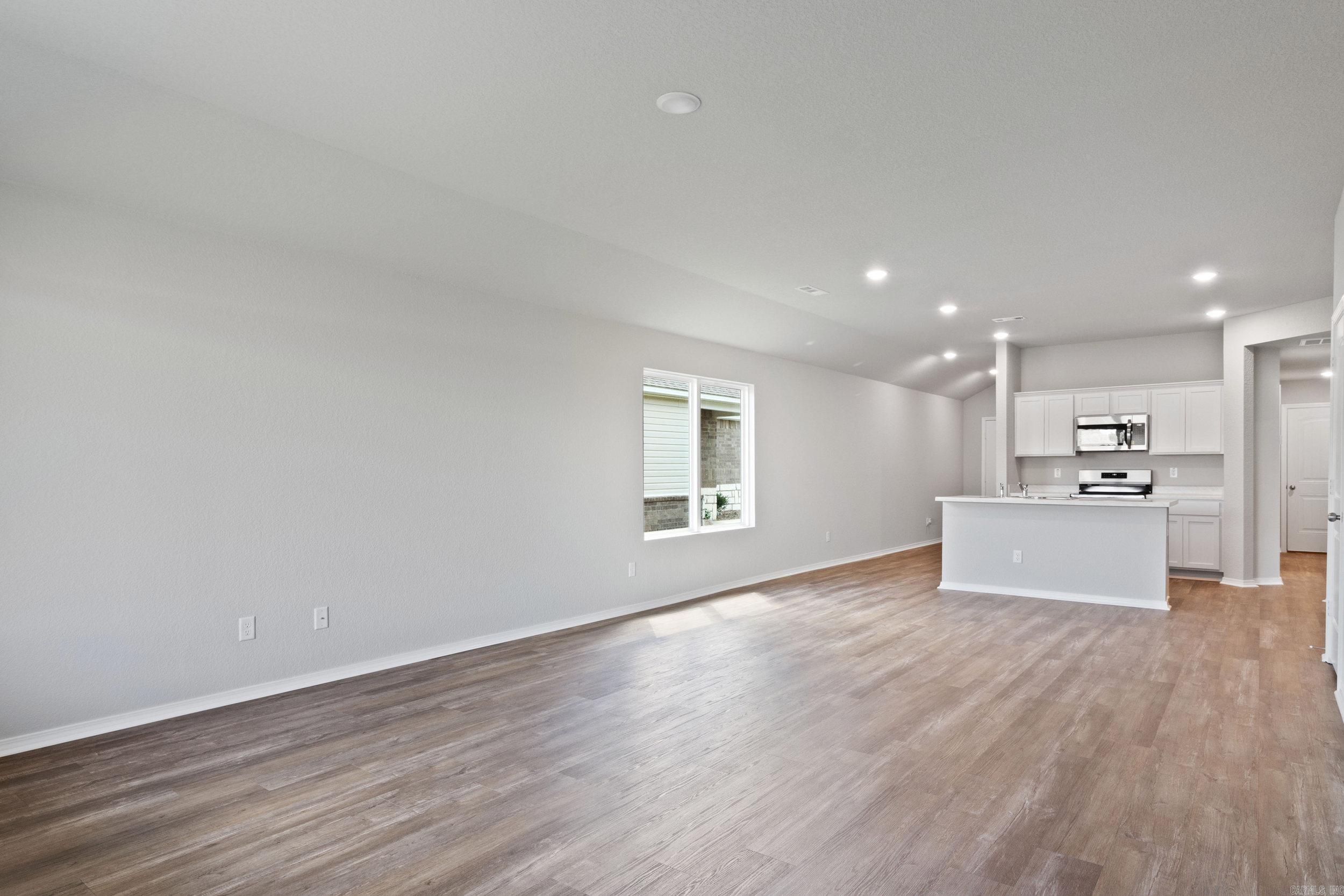 COUNTRY CLUB OF ARK THE - Residential