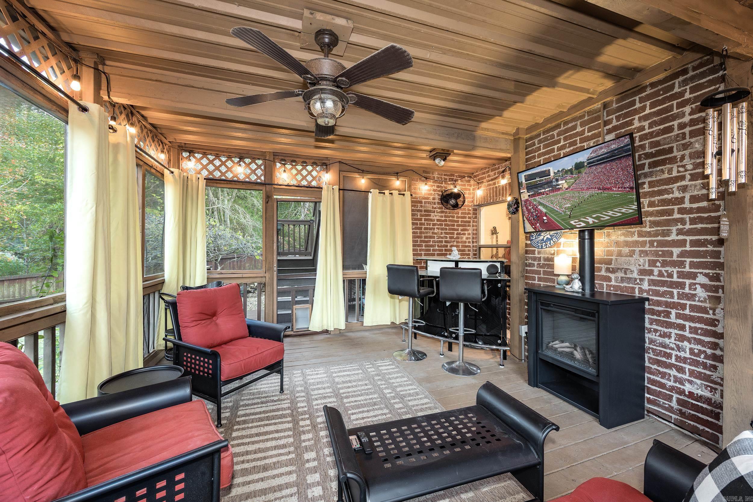 CHENAL VALLEY EPERNAY PLACE - Residential