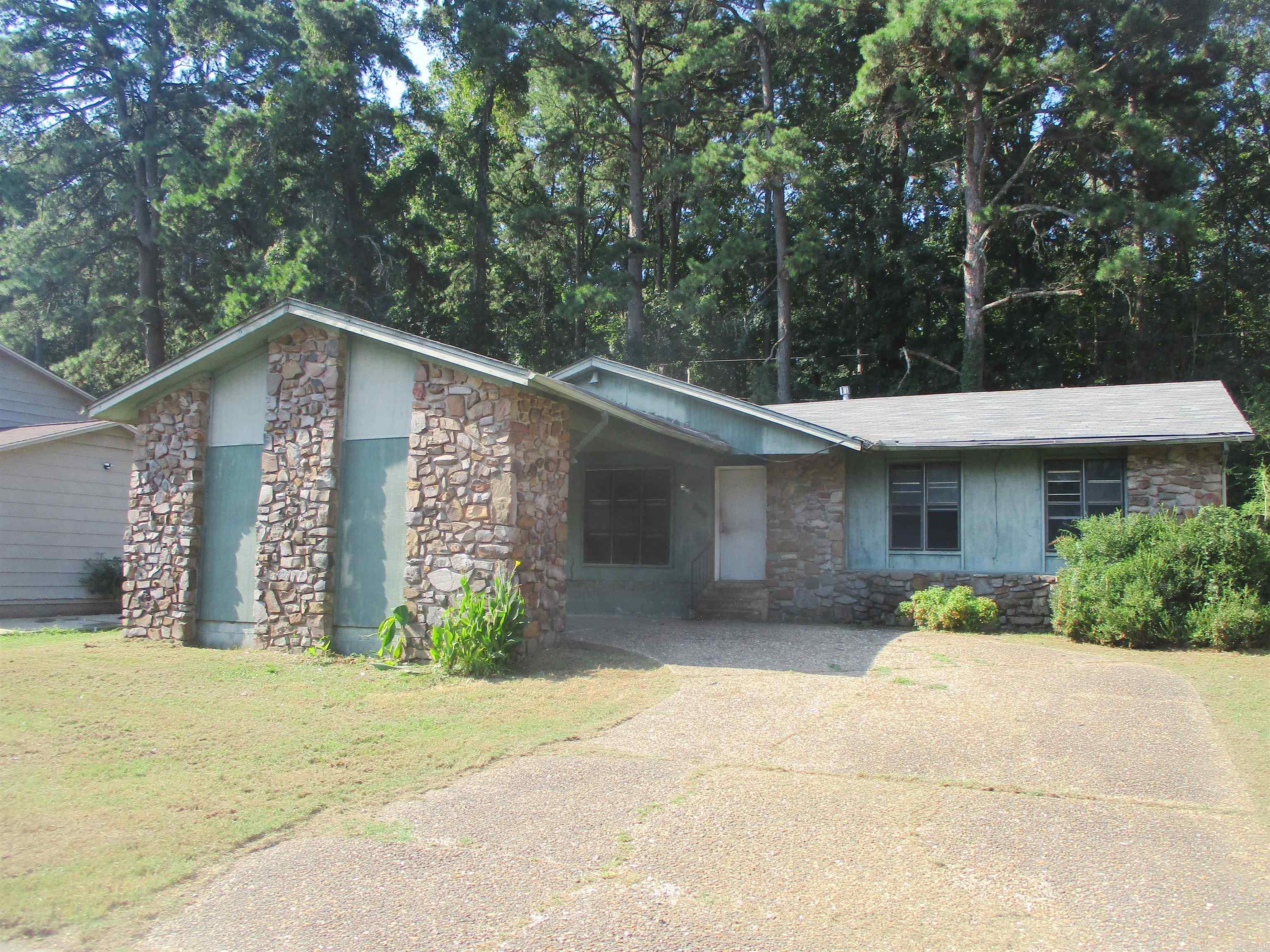 TWIN LAKES - Residential