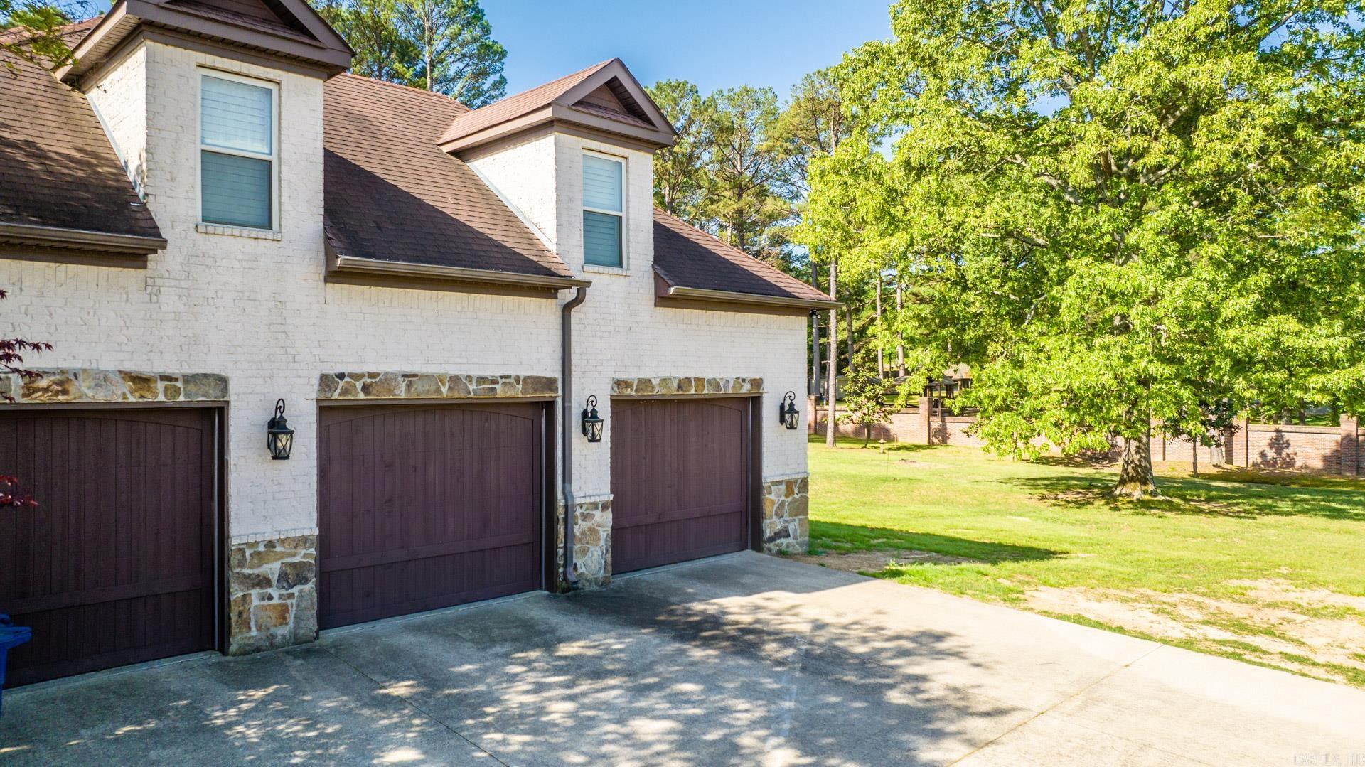 HUNTINGTON COVE - Residential