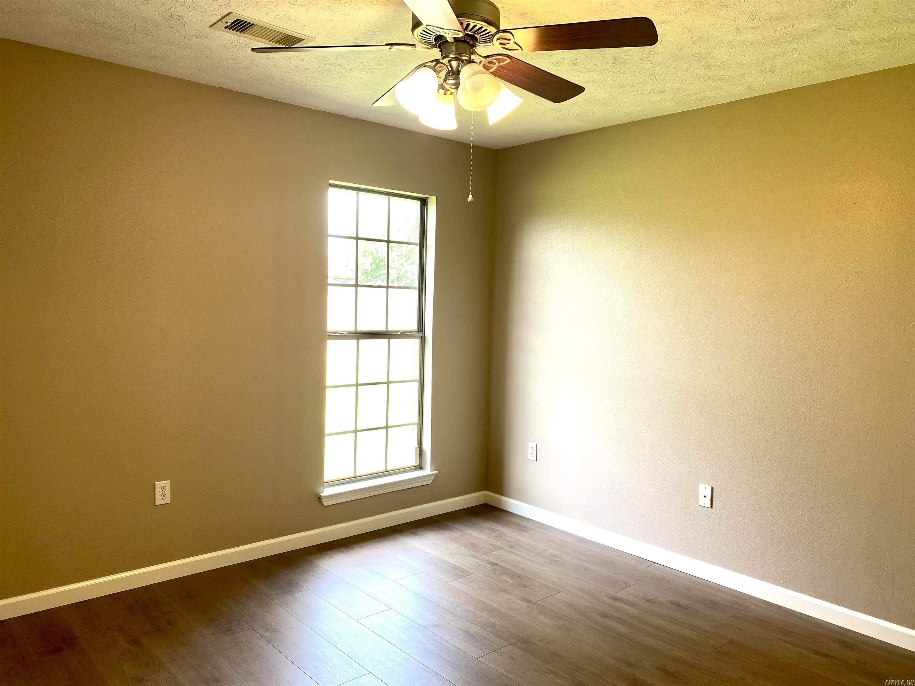 DOVE CREEK - Residential