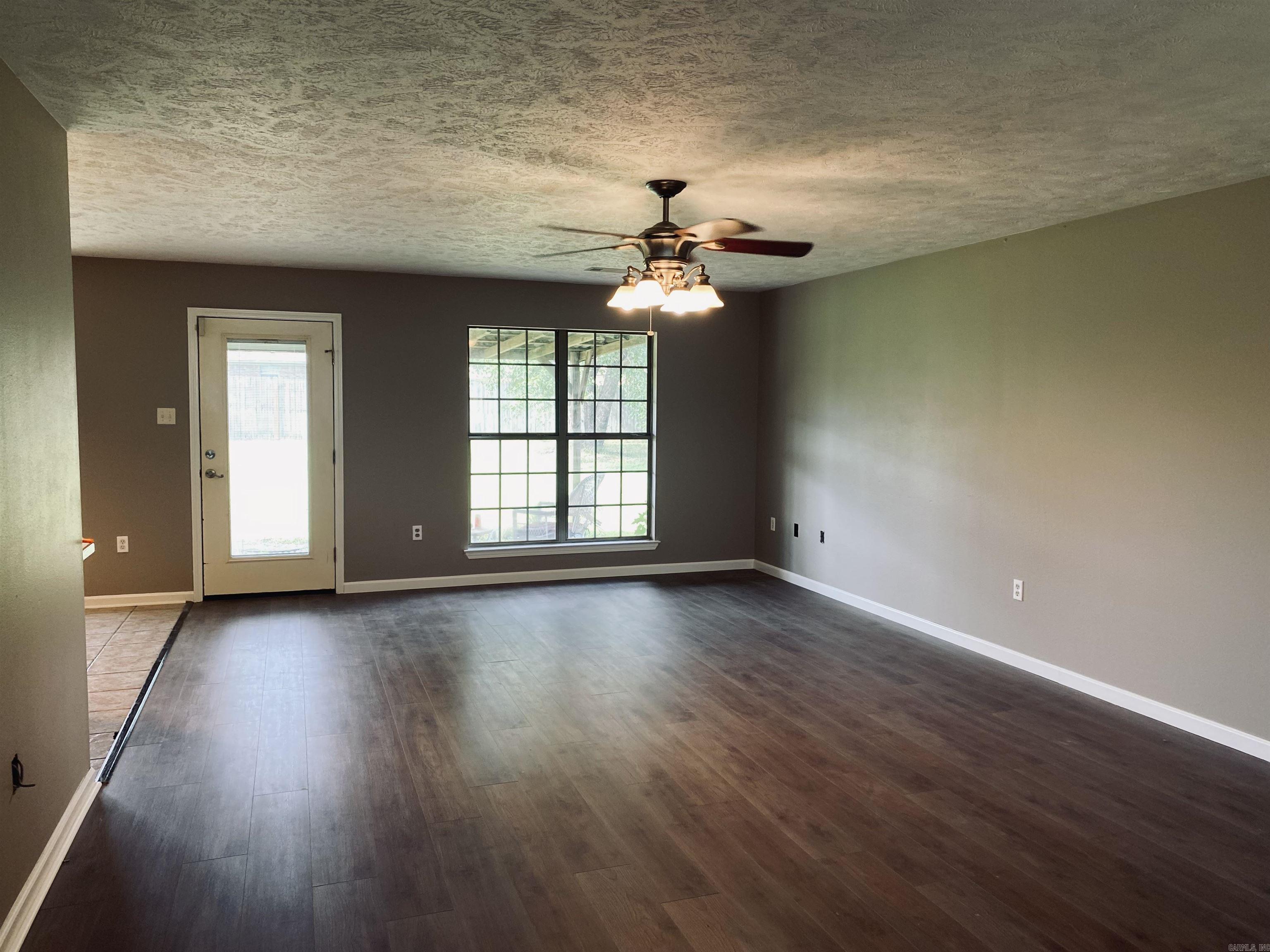 DOVE CREEK - Residential