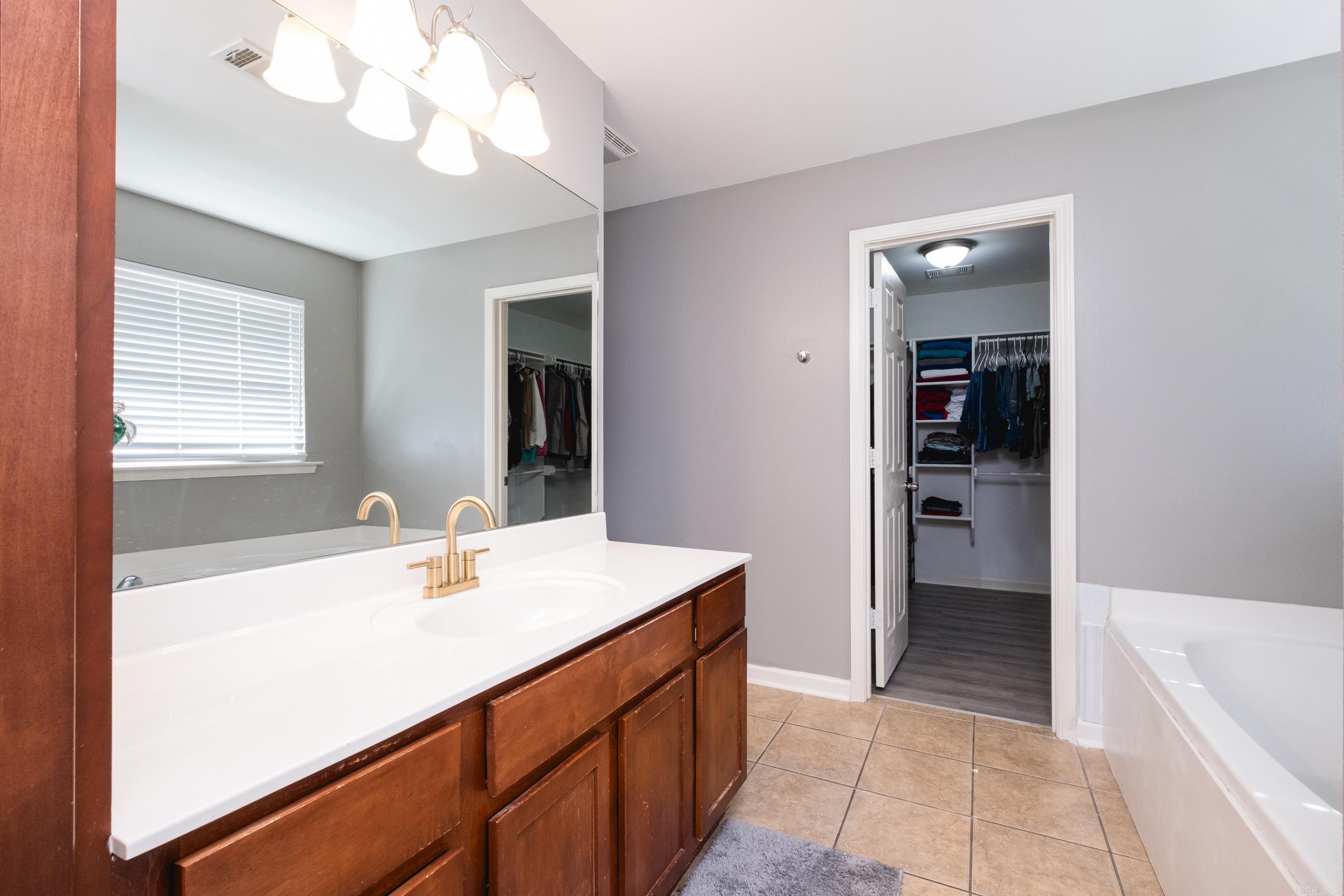 STONE LINKS ADDN - Residential