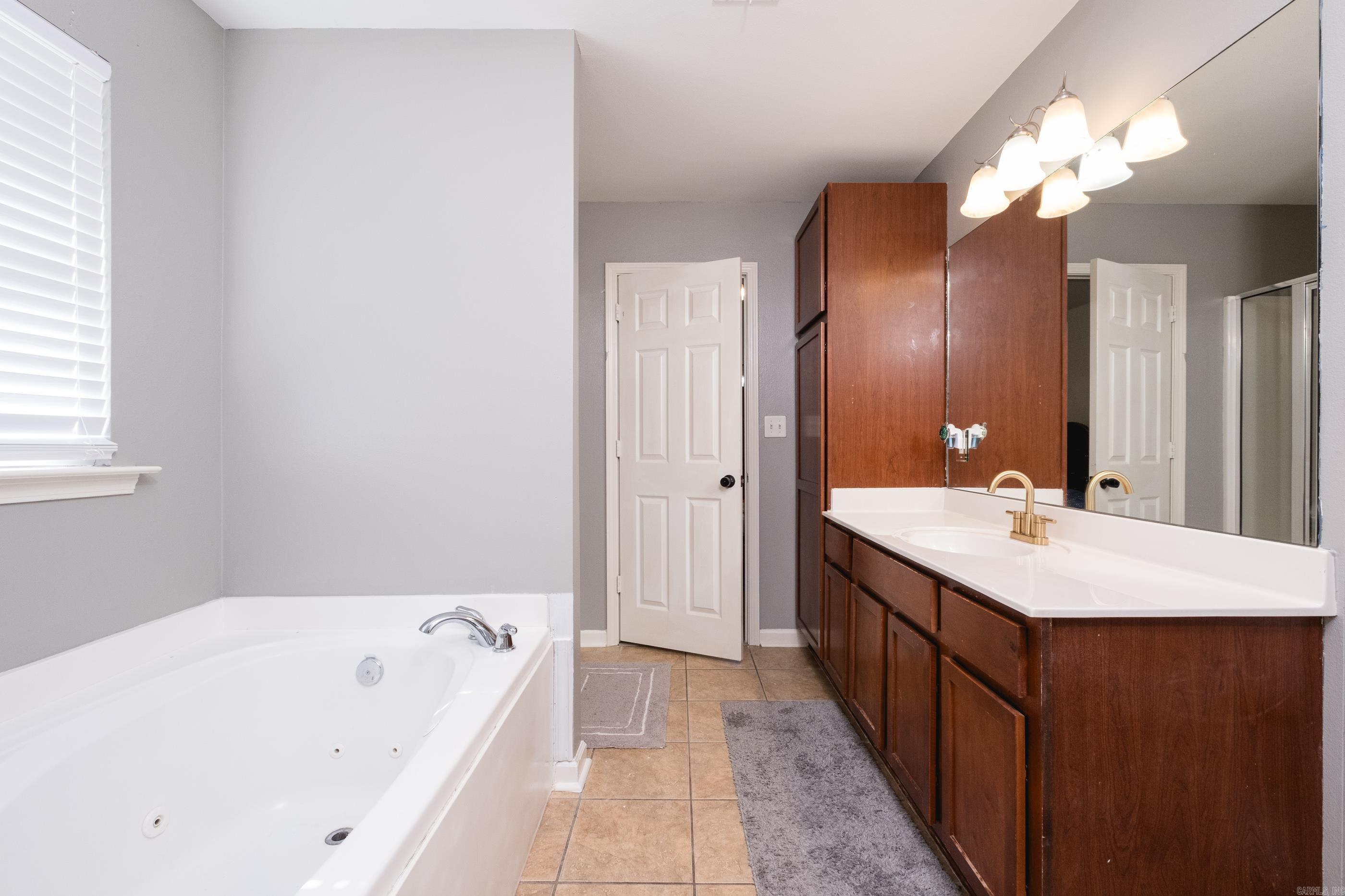 STONE LINKS ADDN - Residential