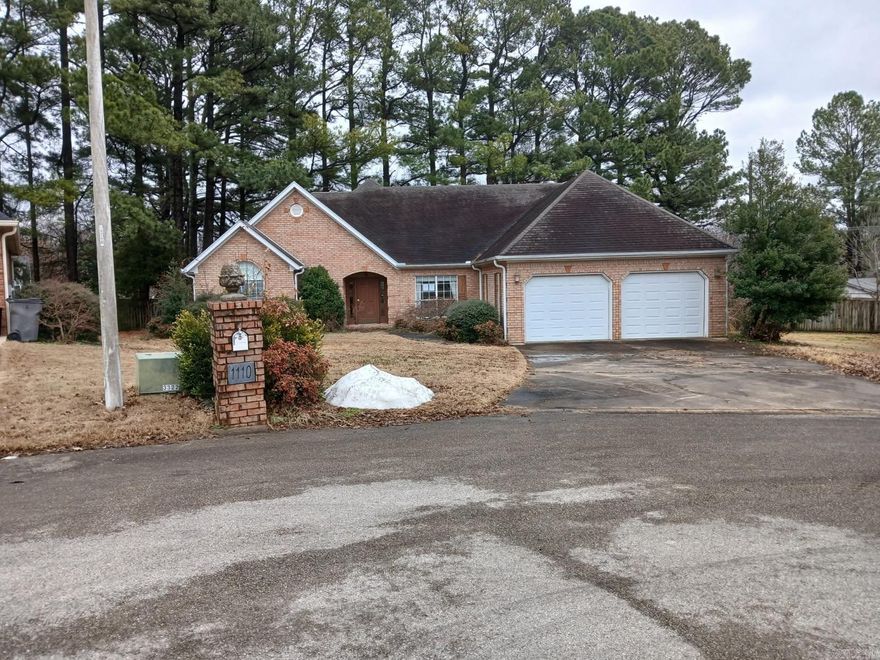 All offers must be placed by buyers agents at http://www.hudhomestore.gov.  Agents-please see showing instructions and follow instructions per hudhomestore.gov bidding dates.  Sold AS IS, Case #031-371764. 3 bed, 3 bath inside Paragould city limits.  With some roofing TLC, this property would be great for someone who wants to renovate a home.