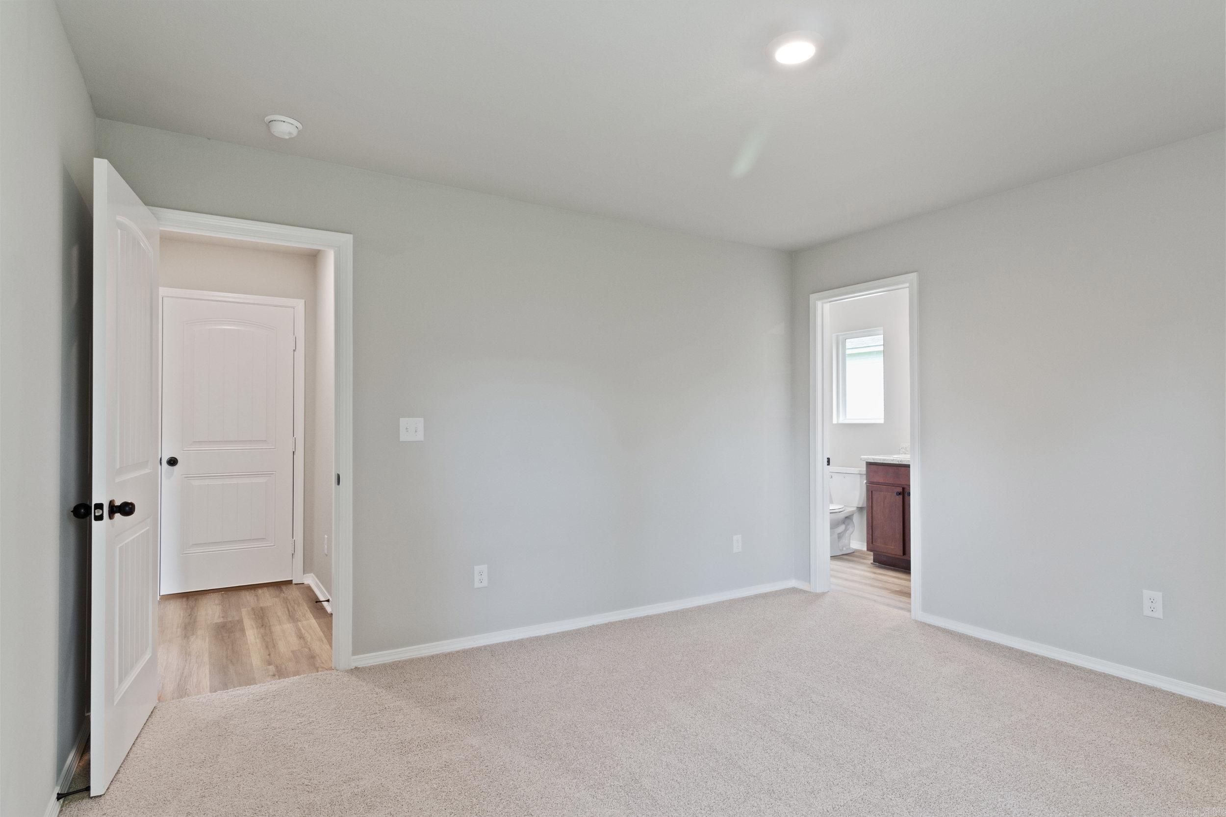 HILLDALE CROSSING - Residential