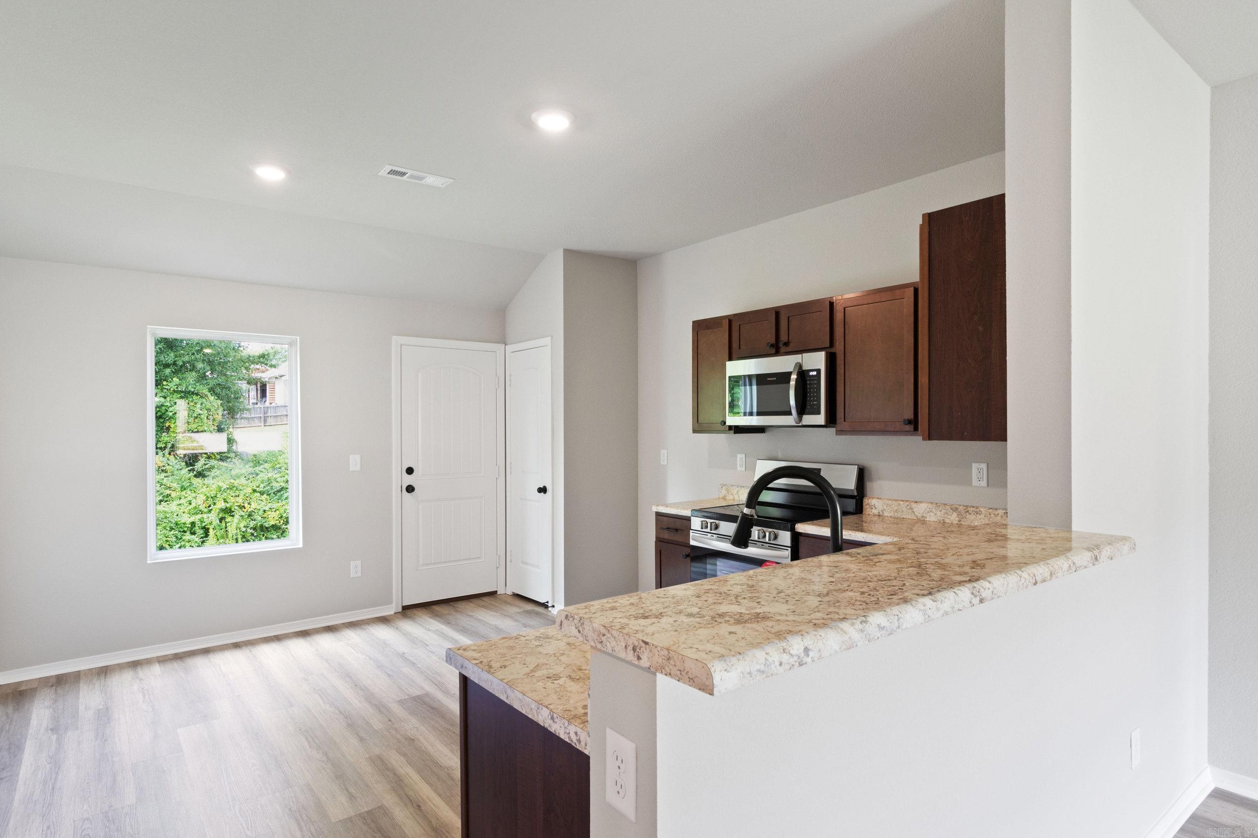 HILLDALE CROSSING - Residential