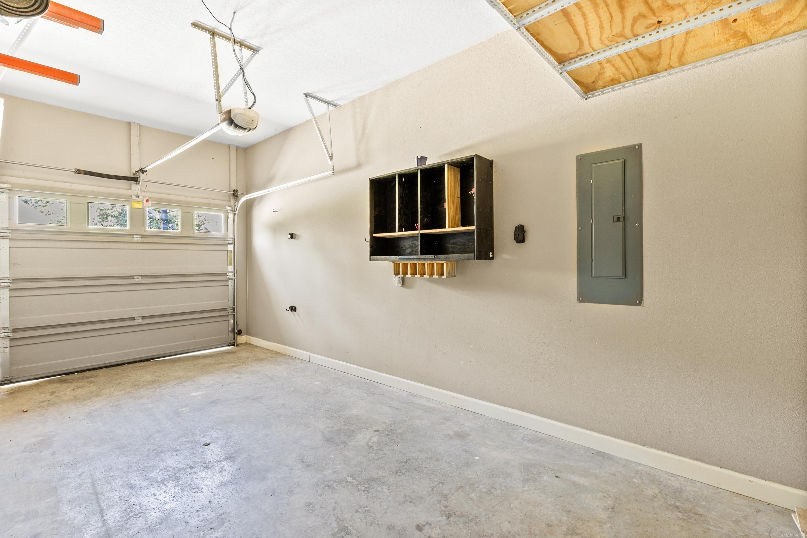 HURRICANE LAKE EST - Residential