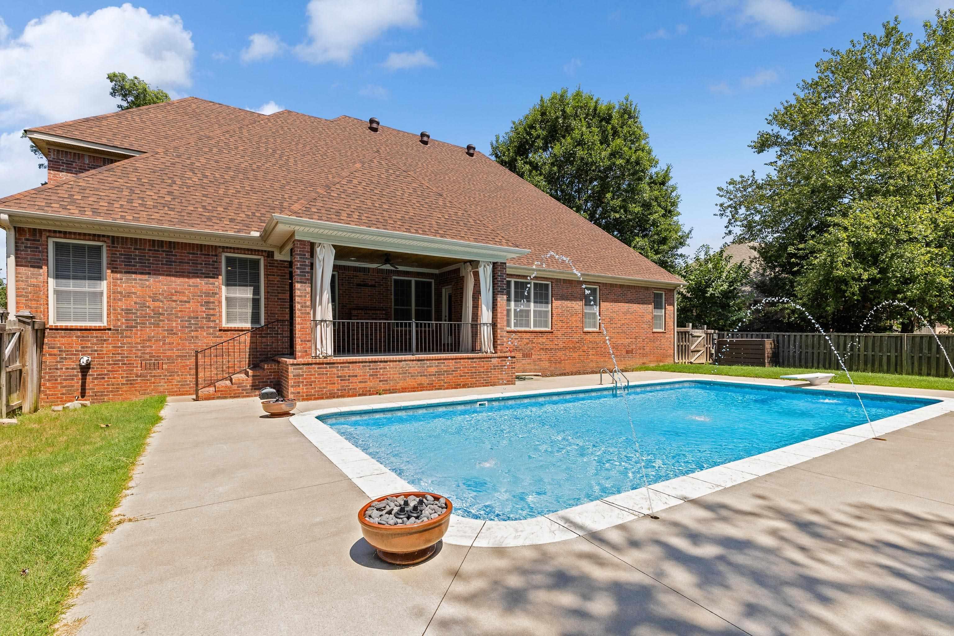 HURRICANE LAKE EST - Residential