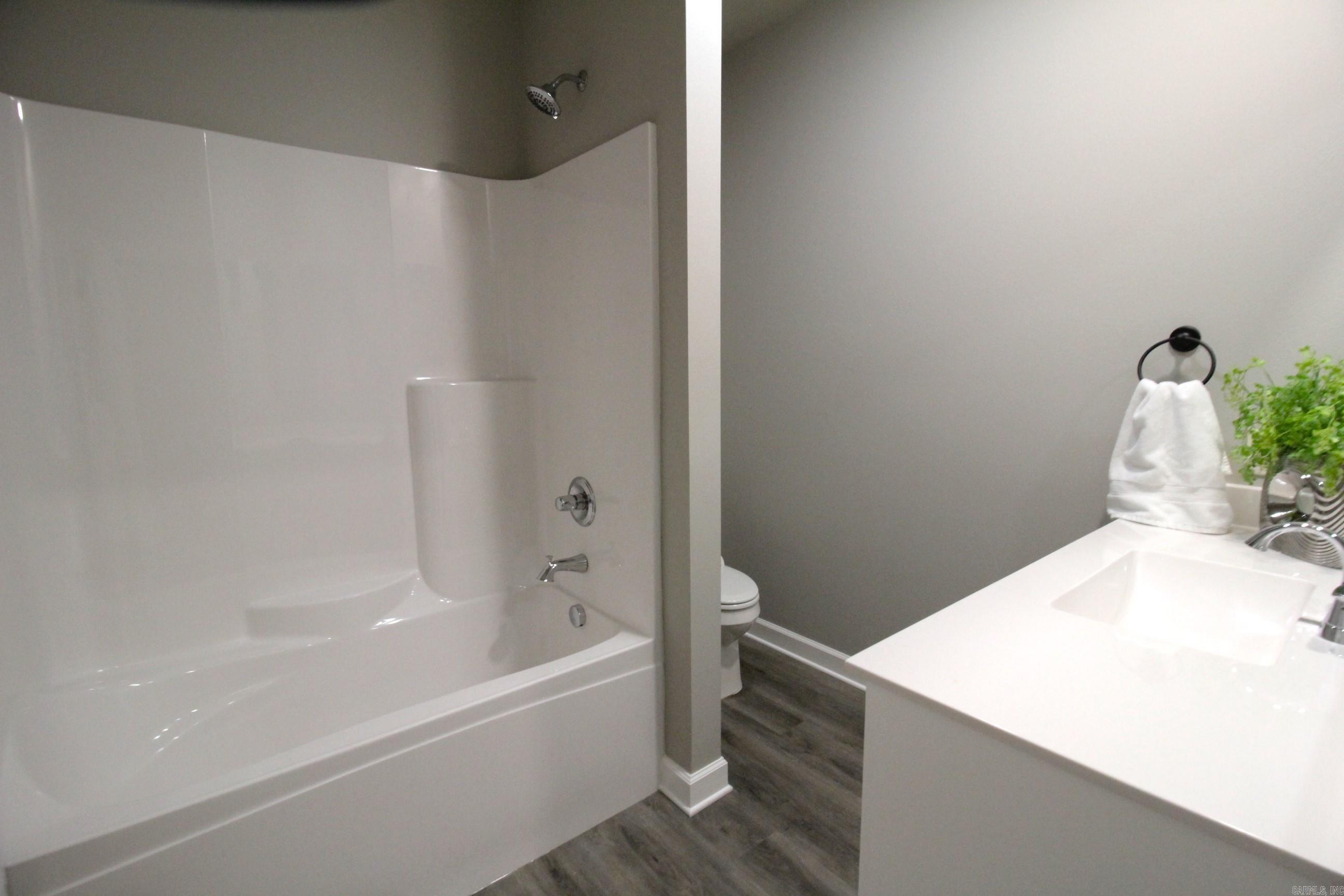 KNOTTING HILL PH1 - Residential