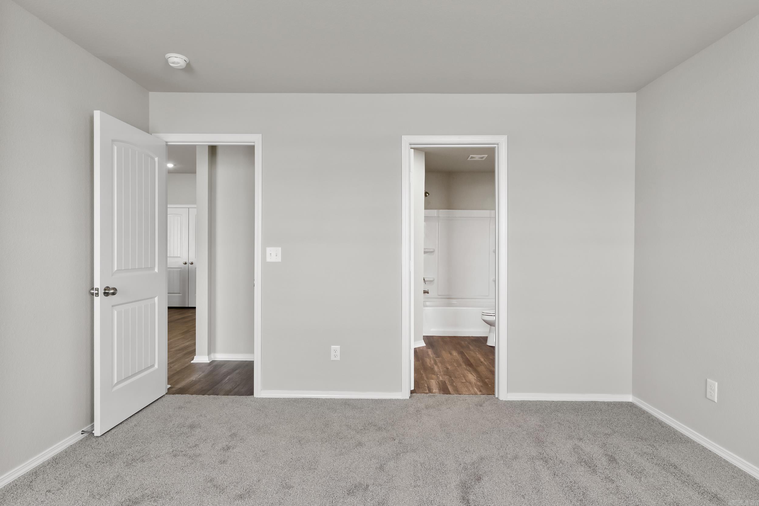 COUNTRY CLUB OF ARK THE - Residential