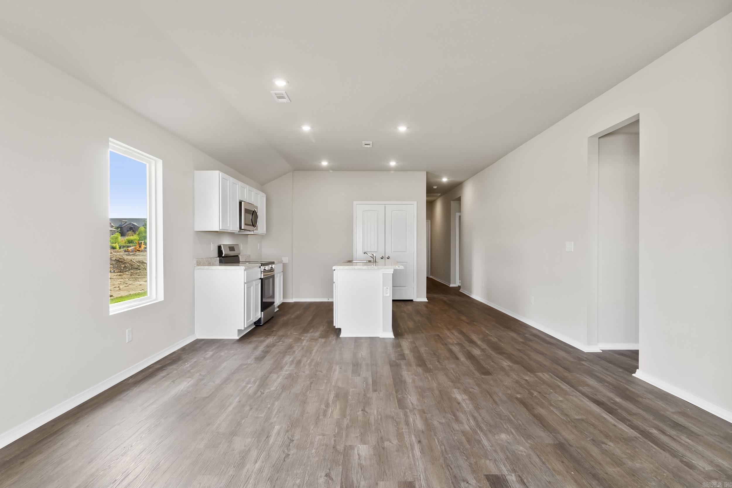 COUNTRY CLUB OF ARK THE - Residential