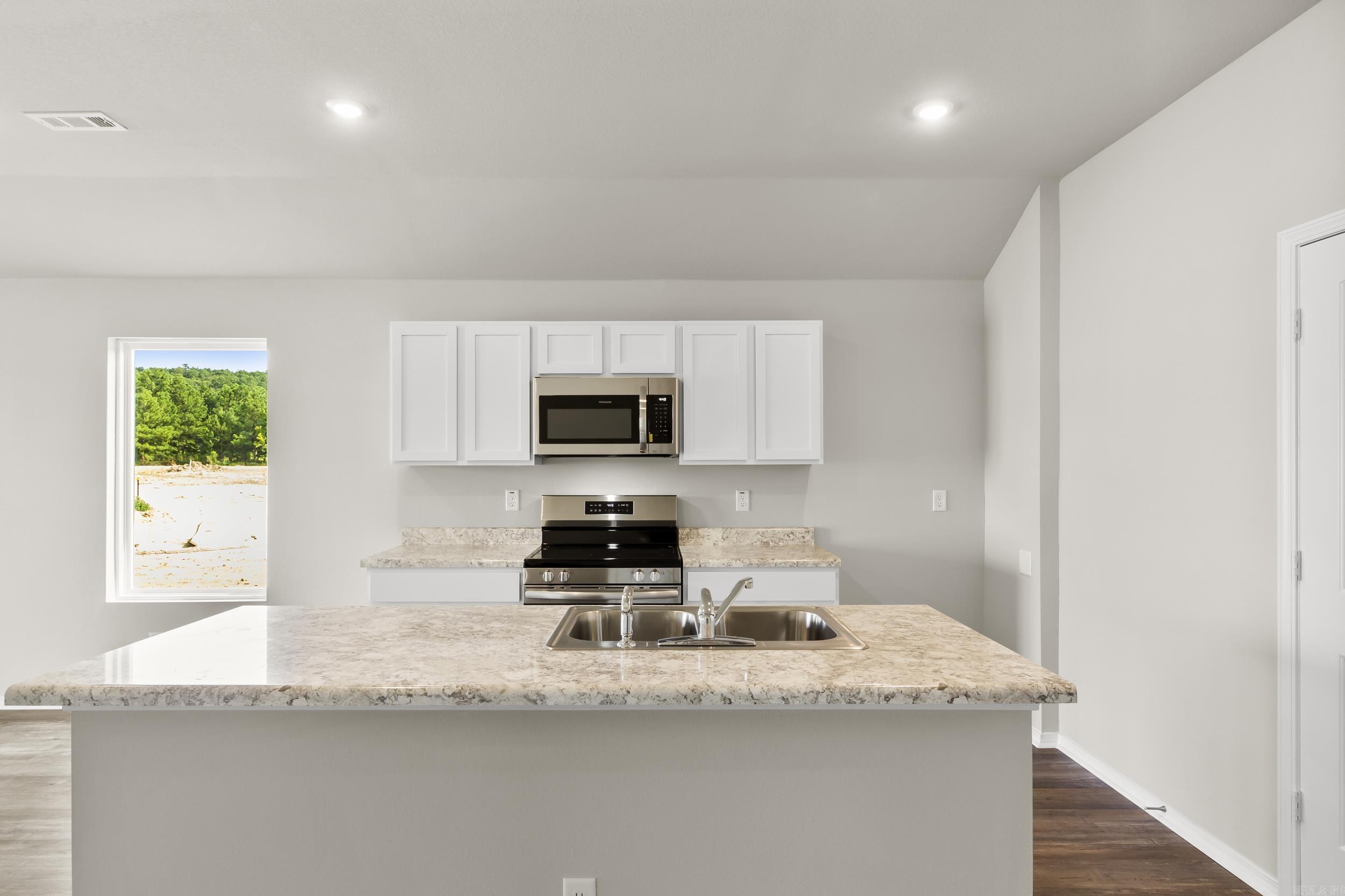 COUNTRY CLUB OF ARK THE - Residential