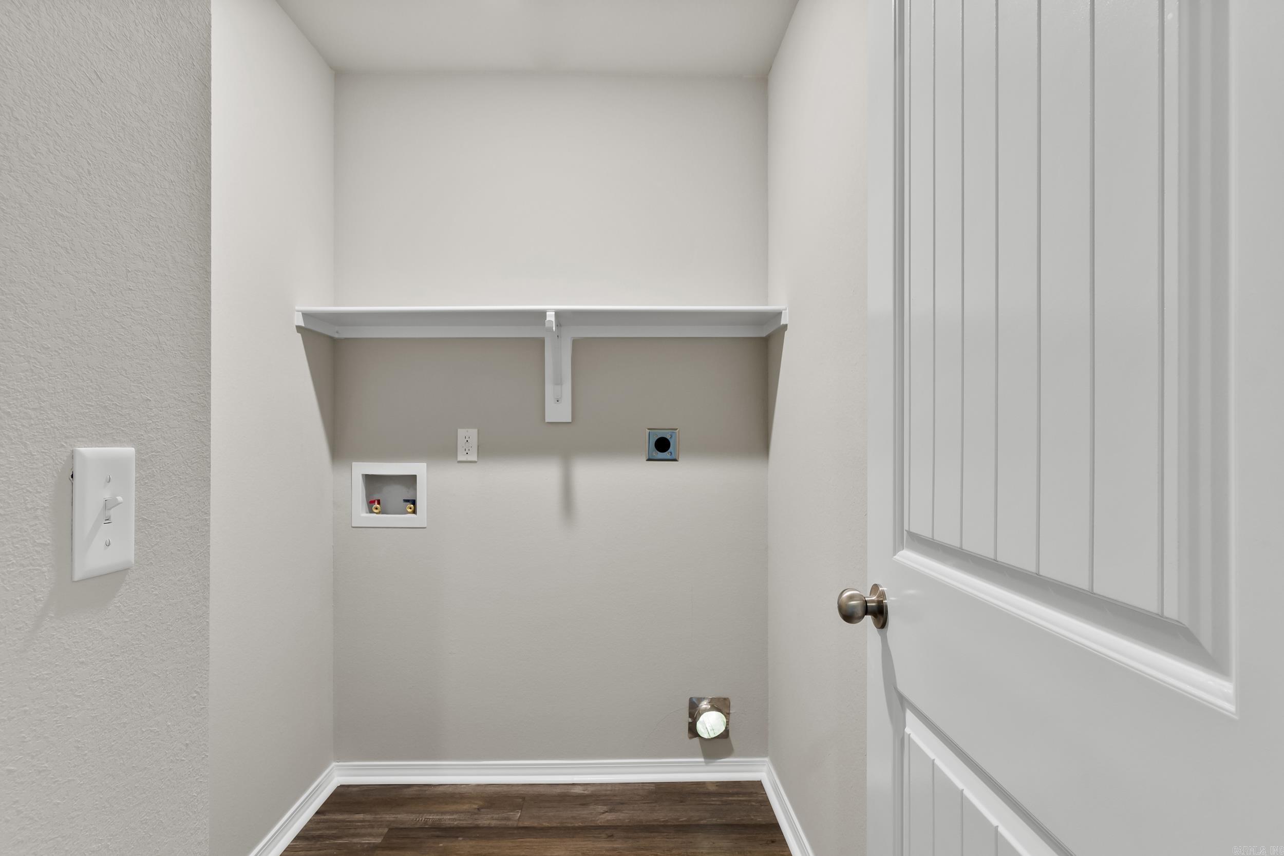 COUNTRY CLUB OF ARK THE - Residential