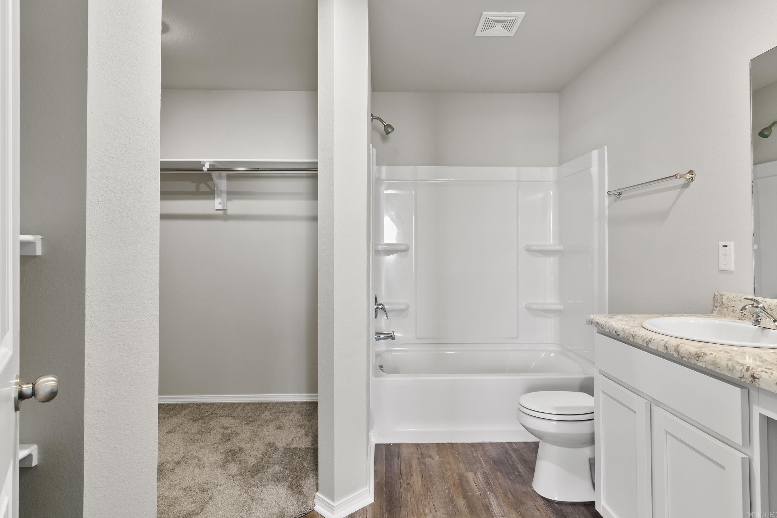 COUNTRY CLUB OF ARK THE - Residential