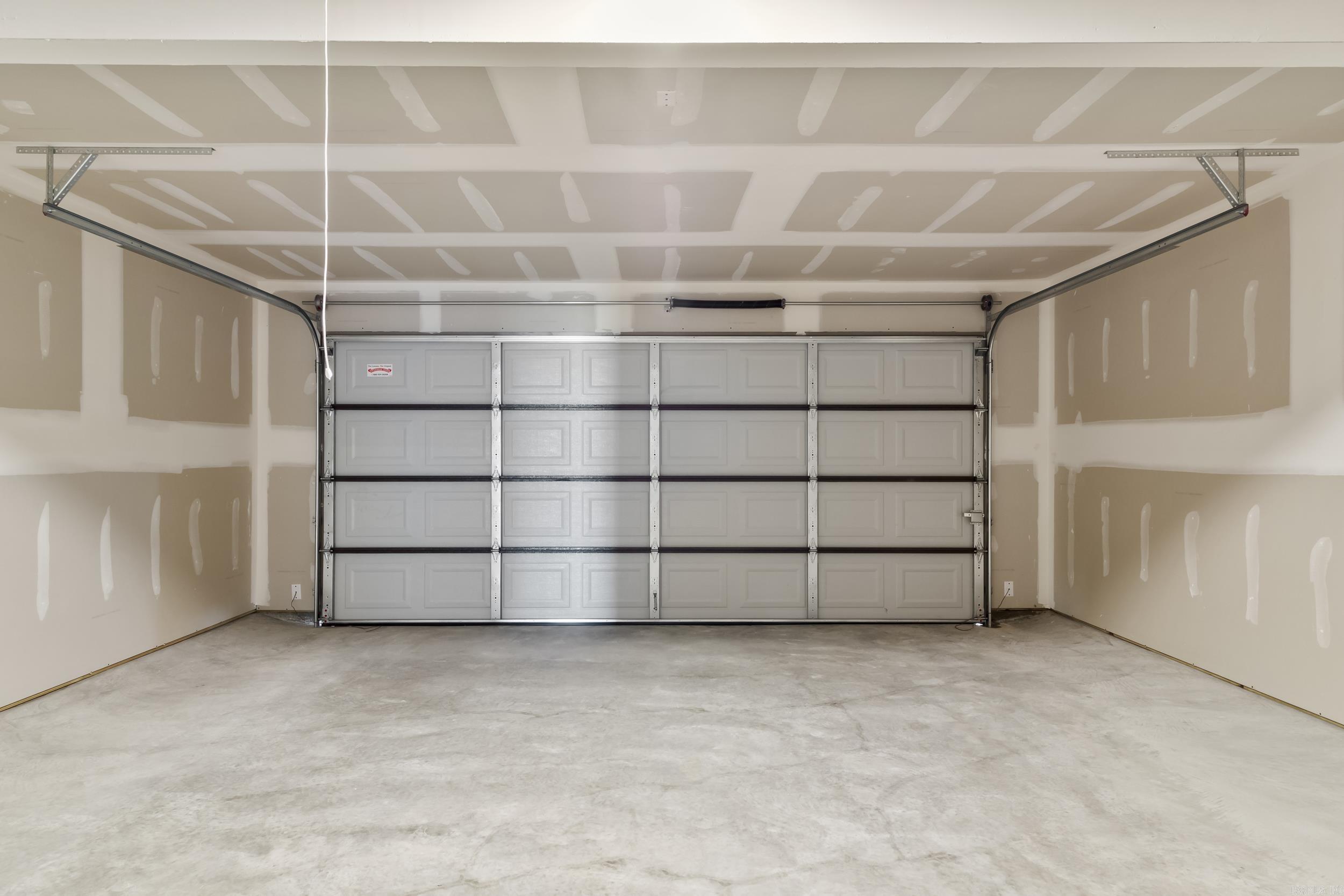 COUNTRY CLUB OF ARK THE - Residential