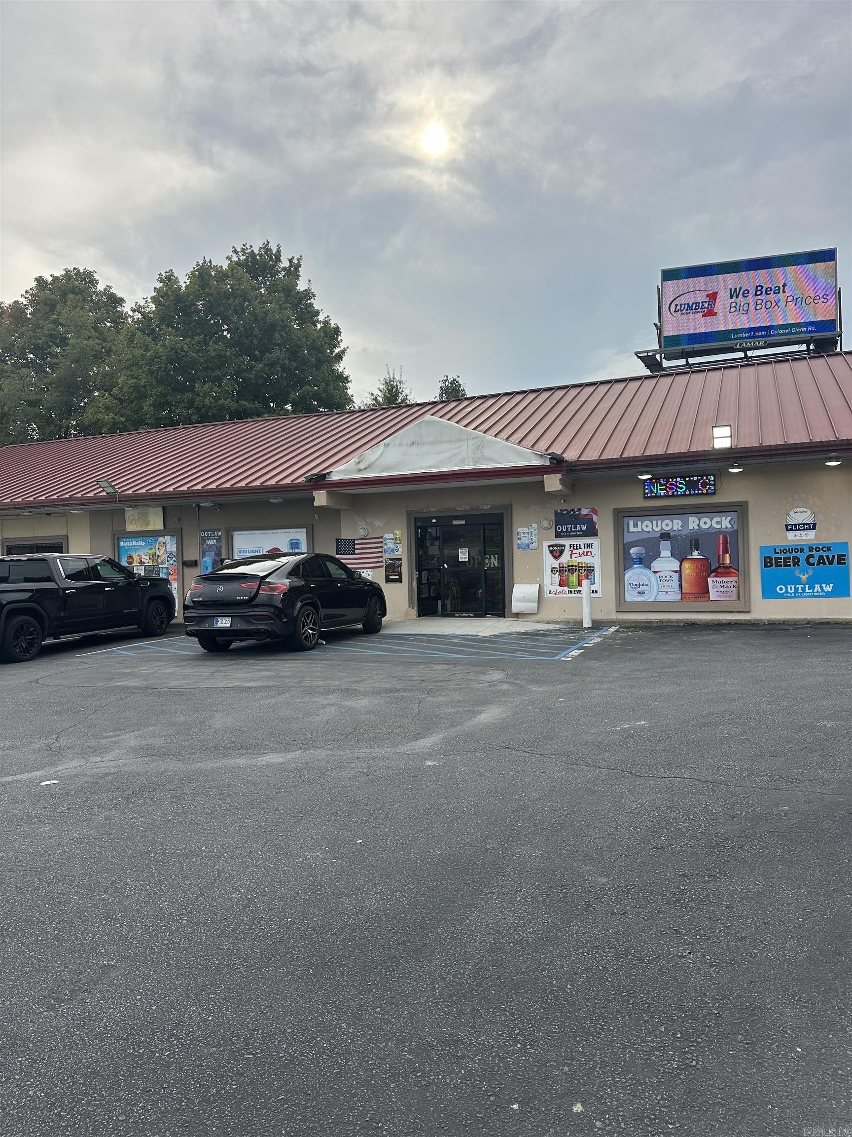 Excellent Location! Liquor Rock For Lease! Great Location and Growing Business!! Purchase Price is Goodwill for Business. Property is not being Sold. Buyer/Lessee will Sign Separate Lease Agreeement with Sellor/Lessor