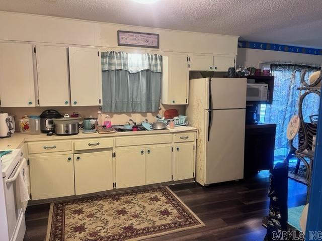 WEST WE GO ESTATES - Residential