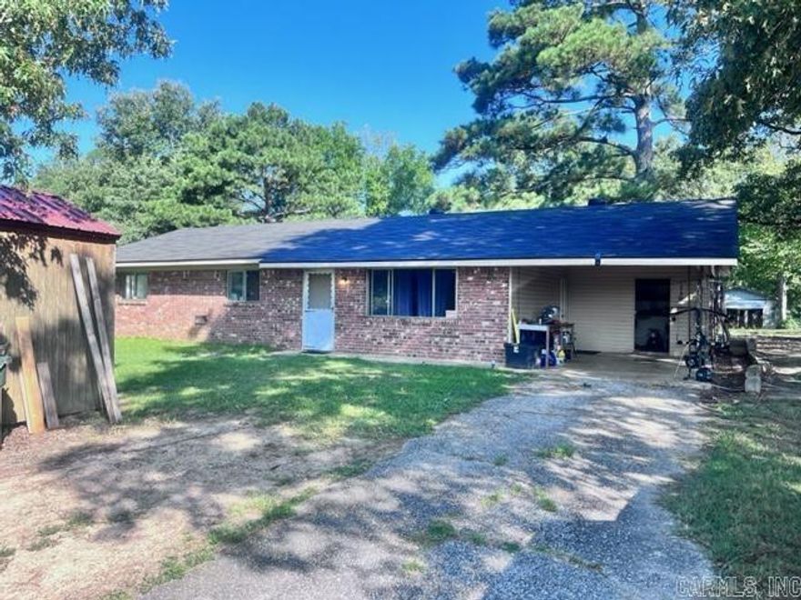 Solid brick home near Lake Hamilton School in quite neighborhood.  Great value for the price to come in and add your touches to make it your own. Roof less than 1 yr old. HVAC system less than 3 yrs old. Out building to side of house conveys. Out building in front does not convey. Selling as is where is. Tenant occupied - requires 24 hour notice to show.  No Seller's Property Disclosure provided.