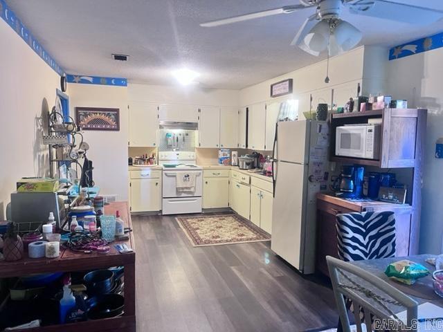 WEST WE GO ESTATES - Residential