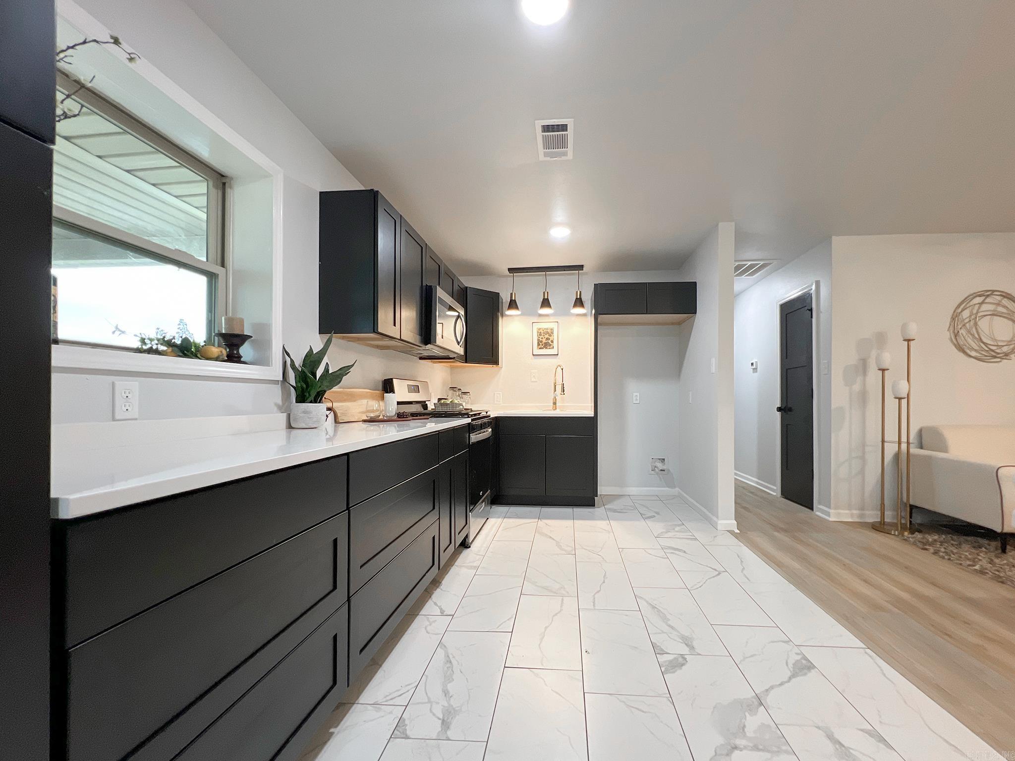 EAST HILL ADD'N - Residential