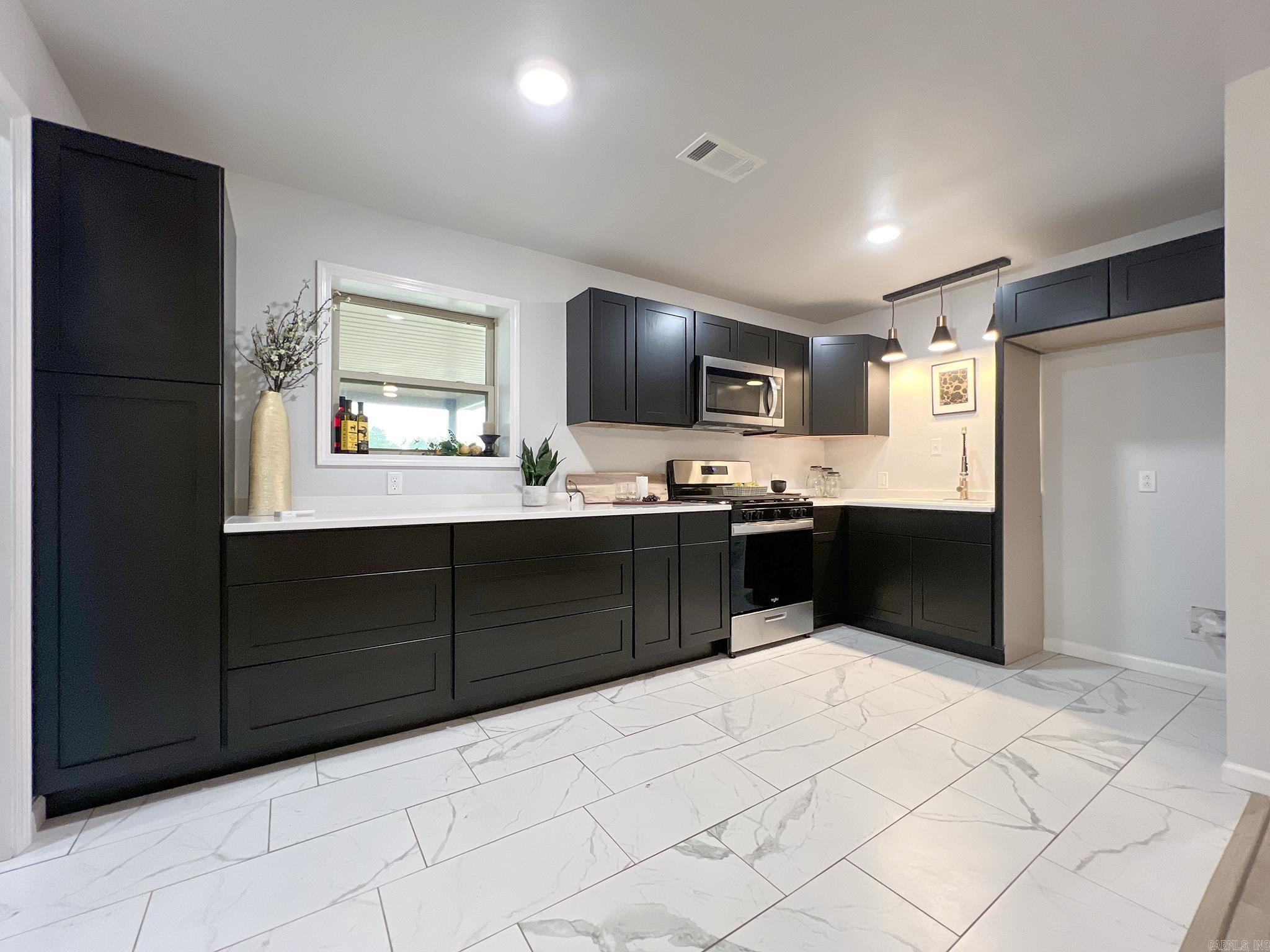 EAST HILL ADD'N - Residential