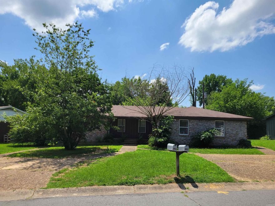 Get it while you can... Both sides of this duplex are rented. One side is 3 beds/2 baths which is rented at $850 and one side is a 3 bed/1.5 bath rented at $850 as well. The pictures are from 2023 just before the current tenants moved into the property.