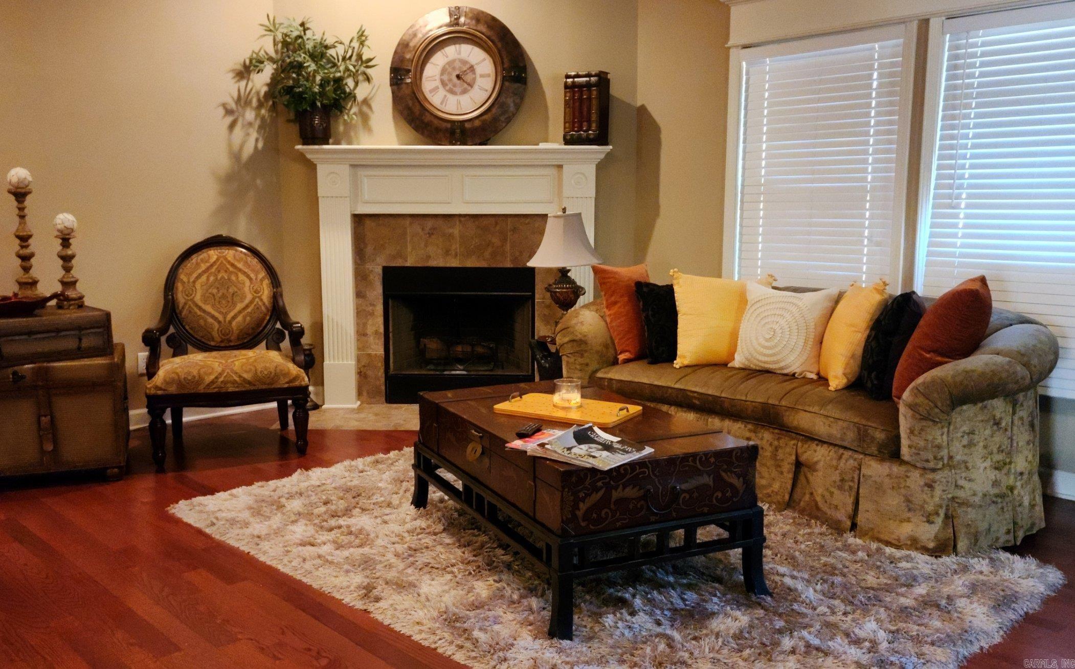 OAK GLENN - Residential