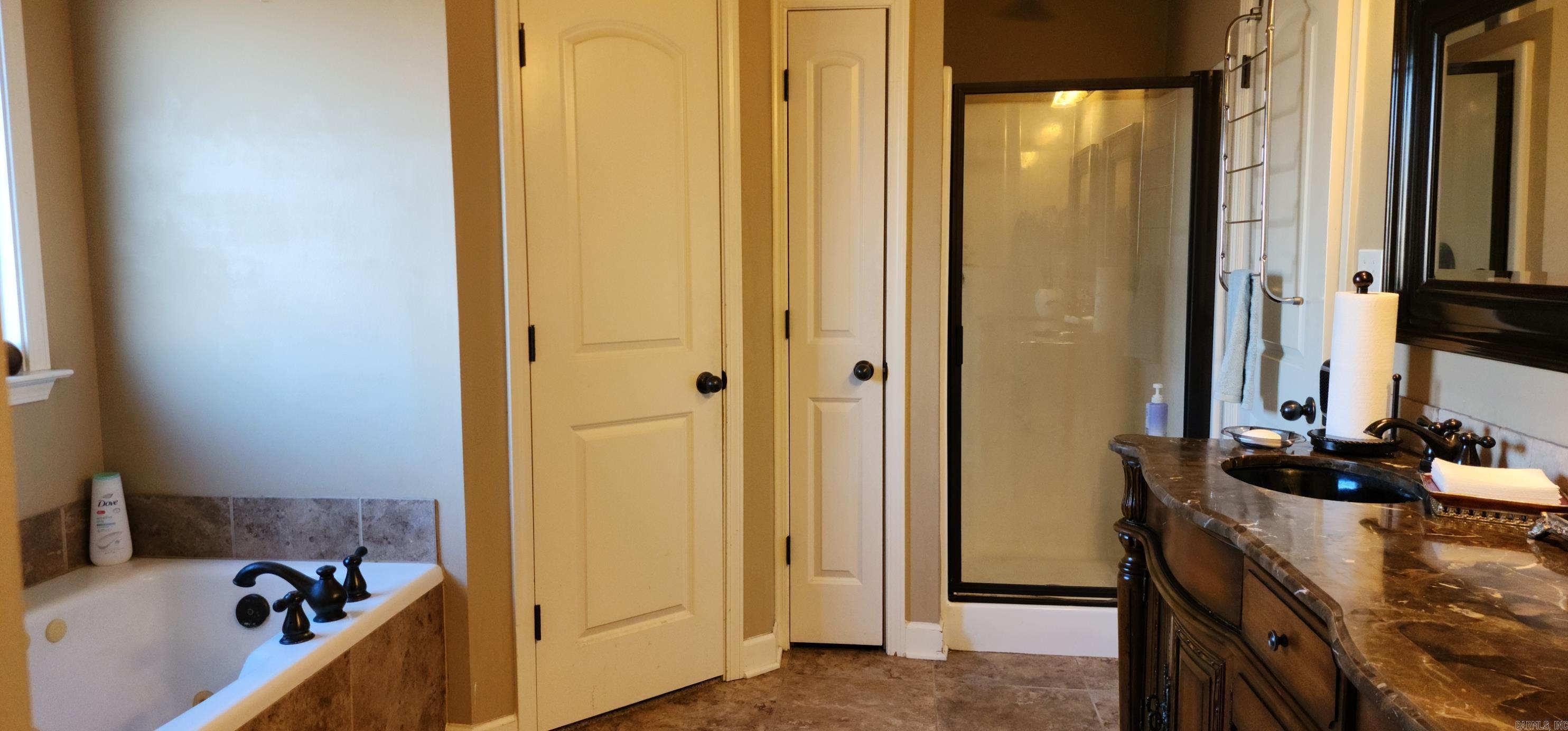 OAK GLENN - Residential