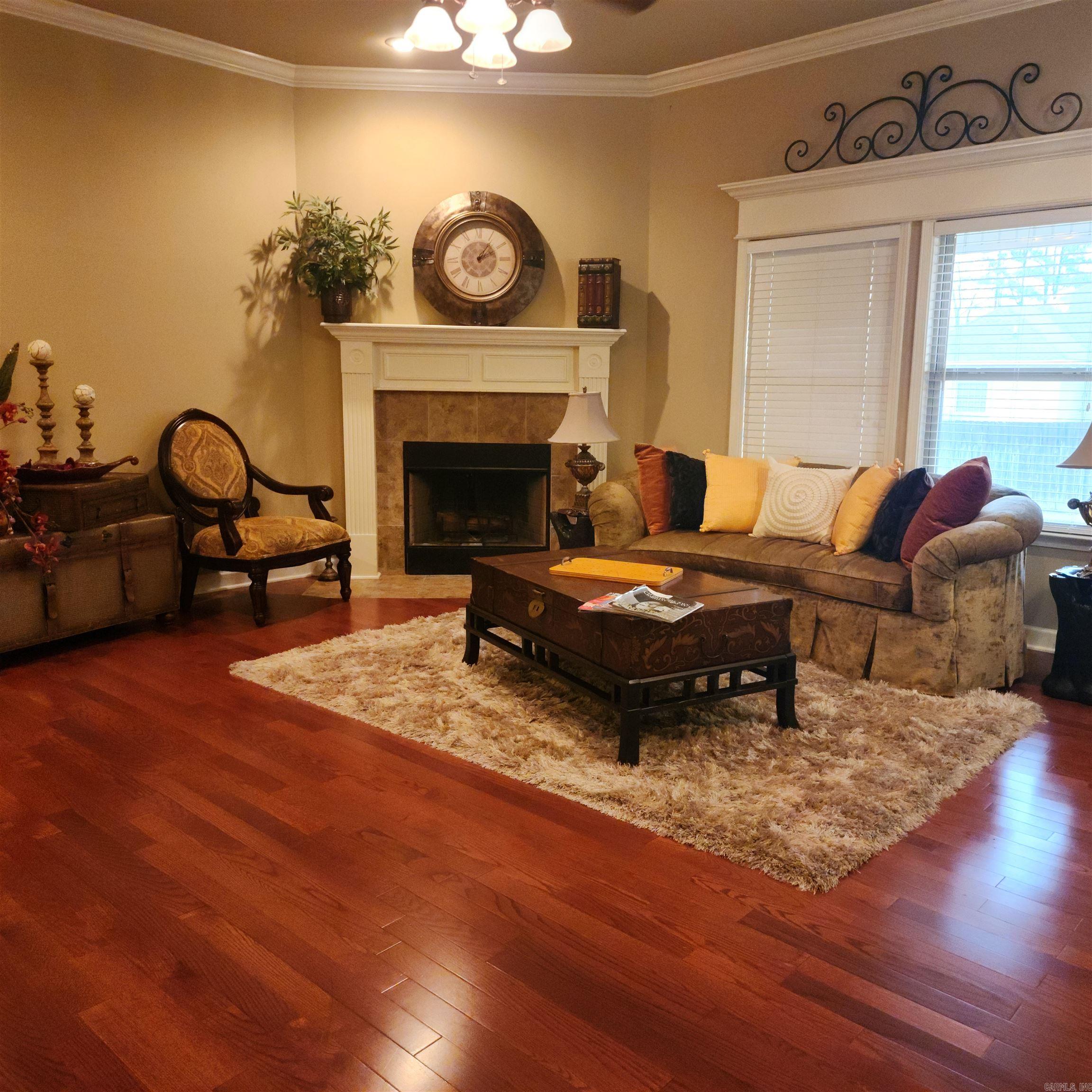 OAK GLENN - Residential