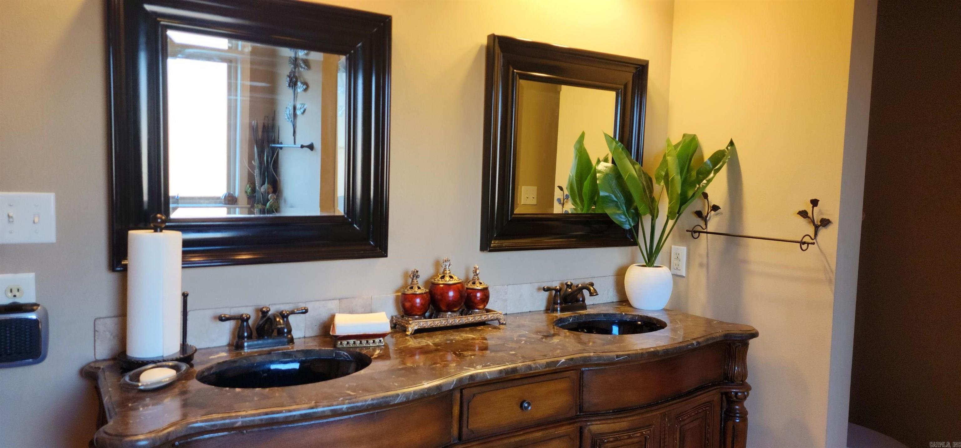 OAK GLENN - Residential