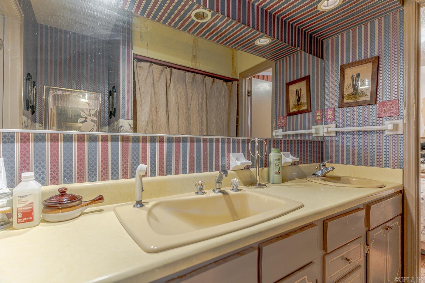 TRUMAN ACREAGE - Residential