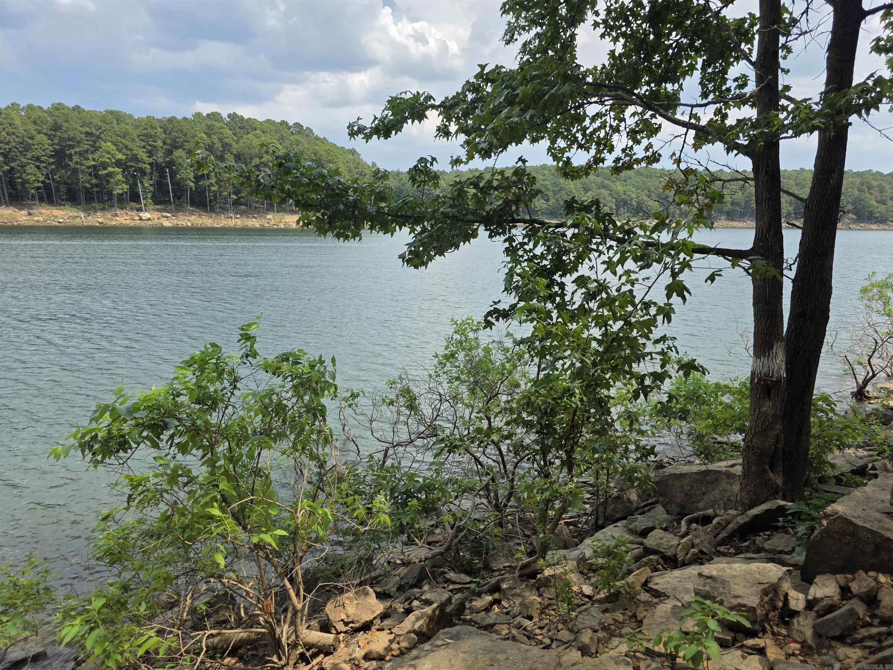 TWIN COVE ESTATES - LAKE - Residential